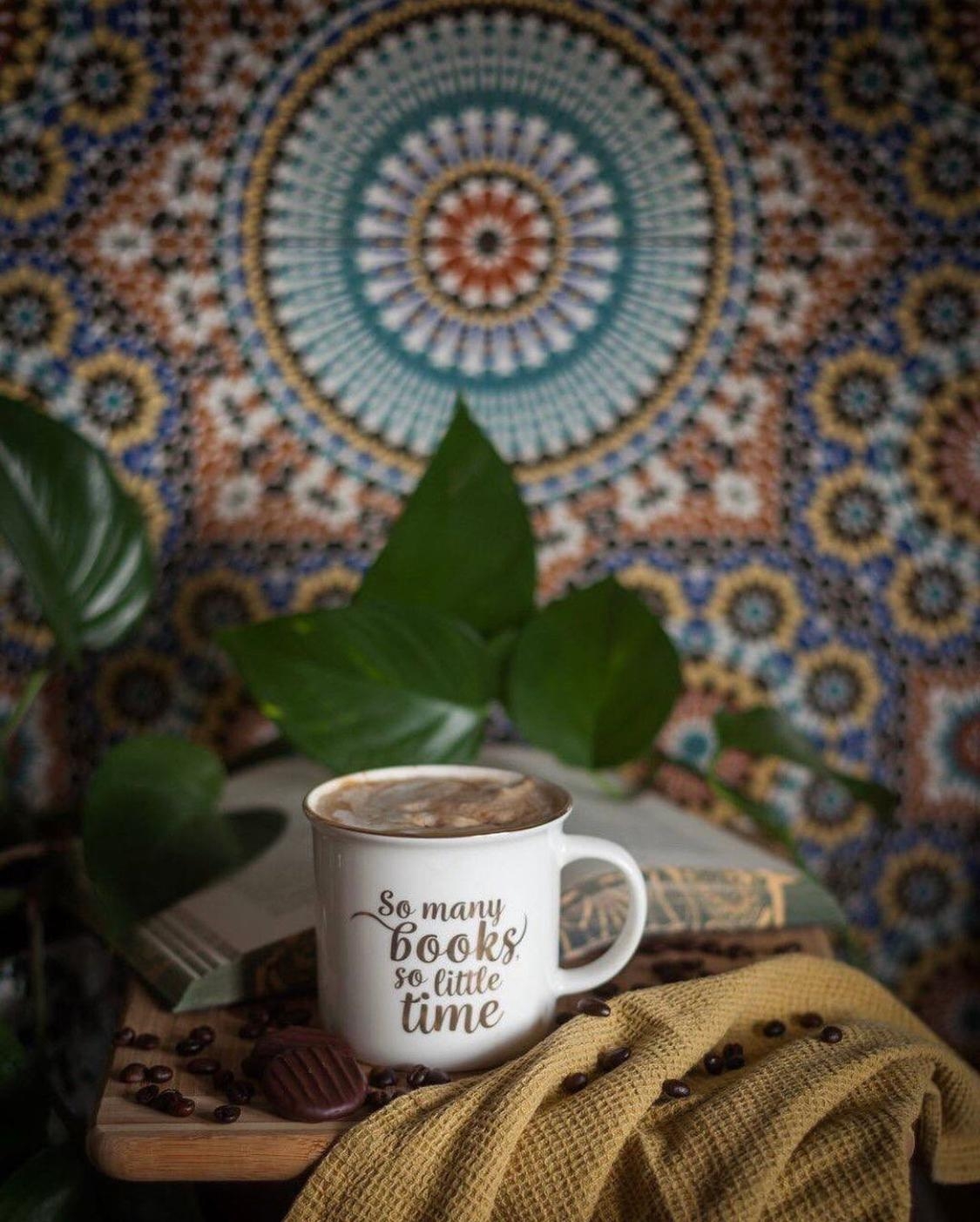 #küche #fliesenspiegel #marokkanischefliesen #kaffee #bücher #lieblingstasse #weihnachtsgeschenk 