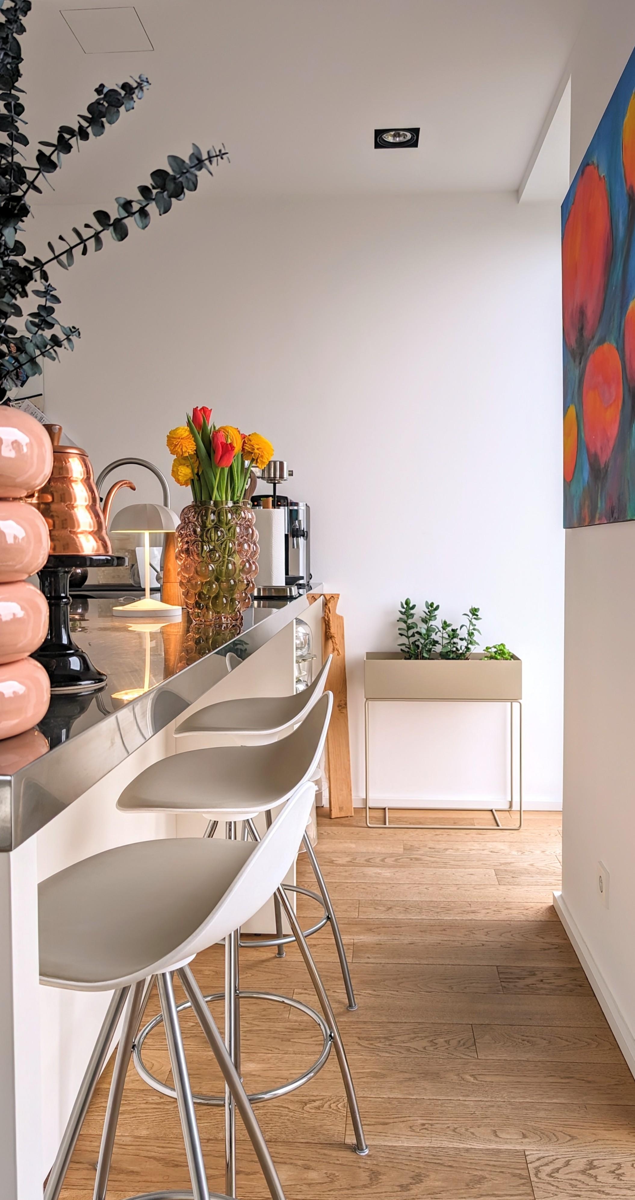 #Küche #Frühlingsblumen #Tulpen #Ranunkel #interiordesign #interior designer