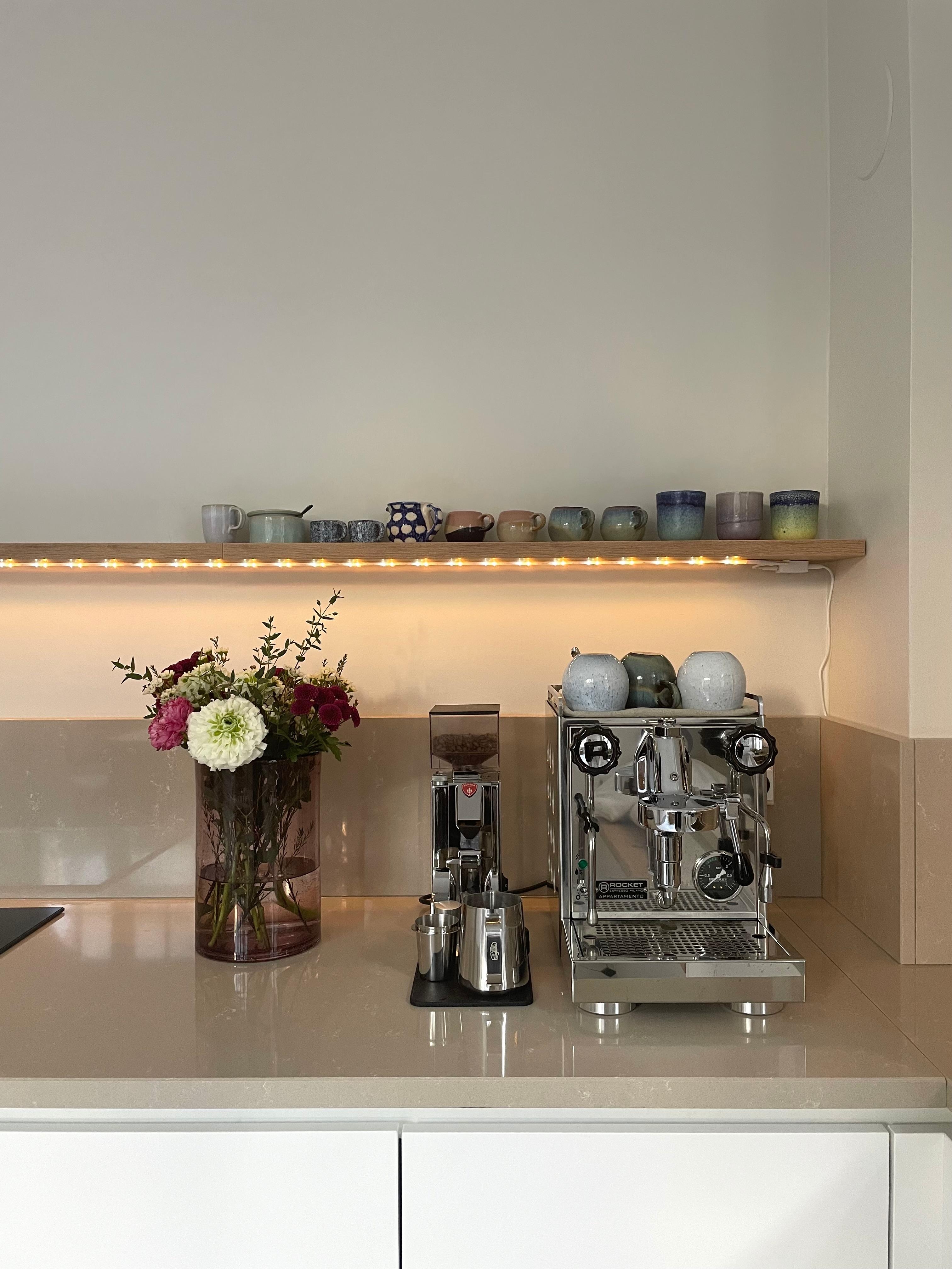#küche #kaffeeecke #siebträger #espresso #cappuccino #altbau #altbauliebe 