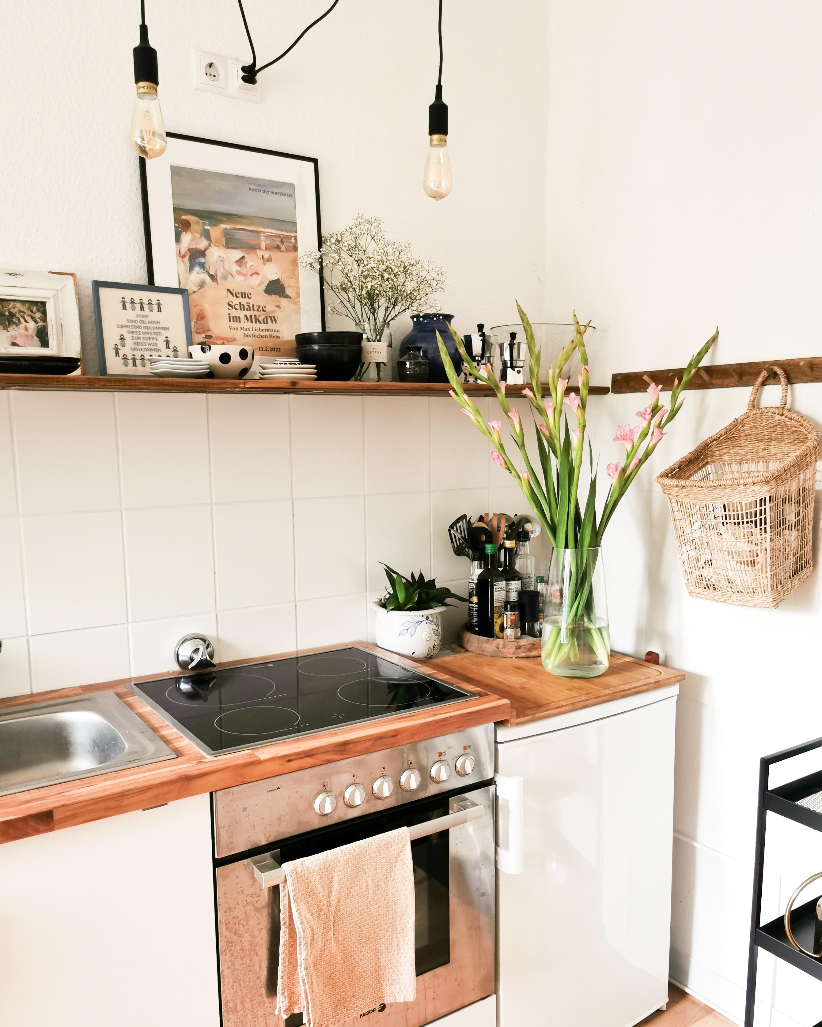 #Küche mit einer offenen #DIY Regallösung, um Lieblingsstücke direkt griffbereit zu haben! 🙂#livingchallenge 