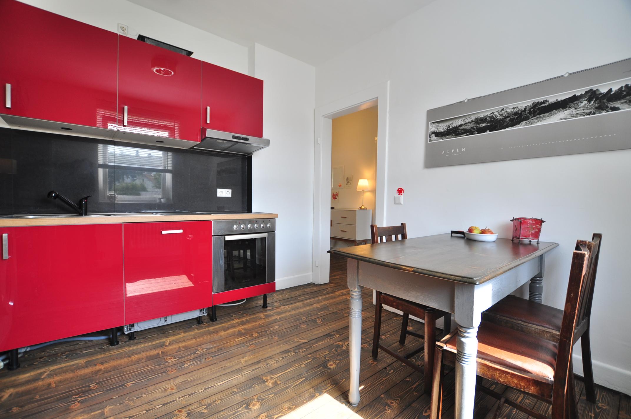 Küche_ möblierte Wohnung #küche #saniertealtbauküche ©e-rent Agentur / Alina Edelstein