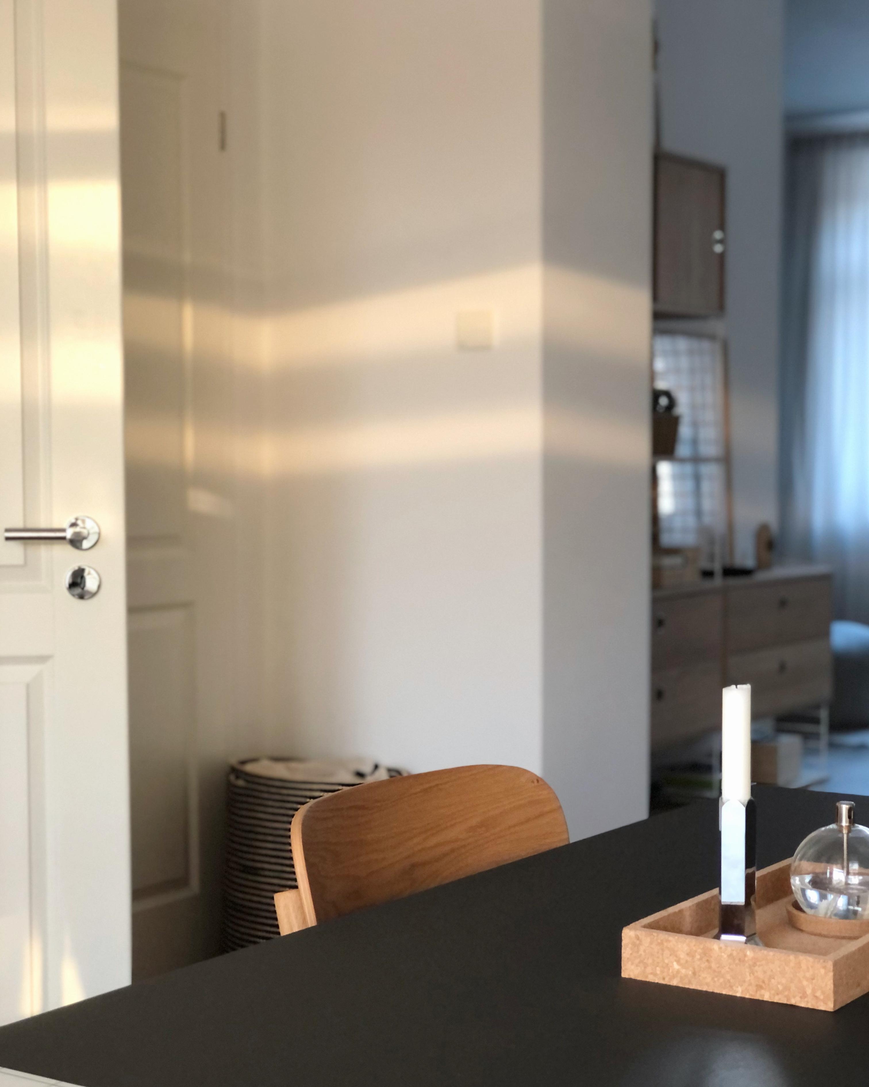 #küche #wohnzimmer #stringregal #tischdeko #esstisch #minimalistisch #skandinavisch #skandi #cozy #hygge #mood #interior