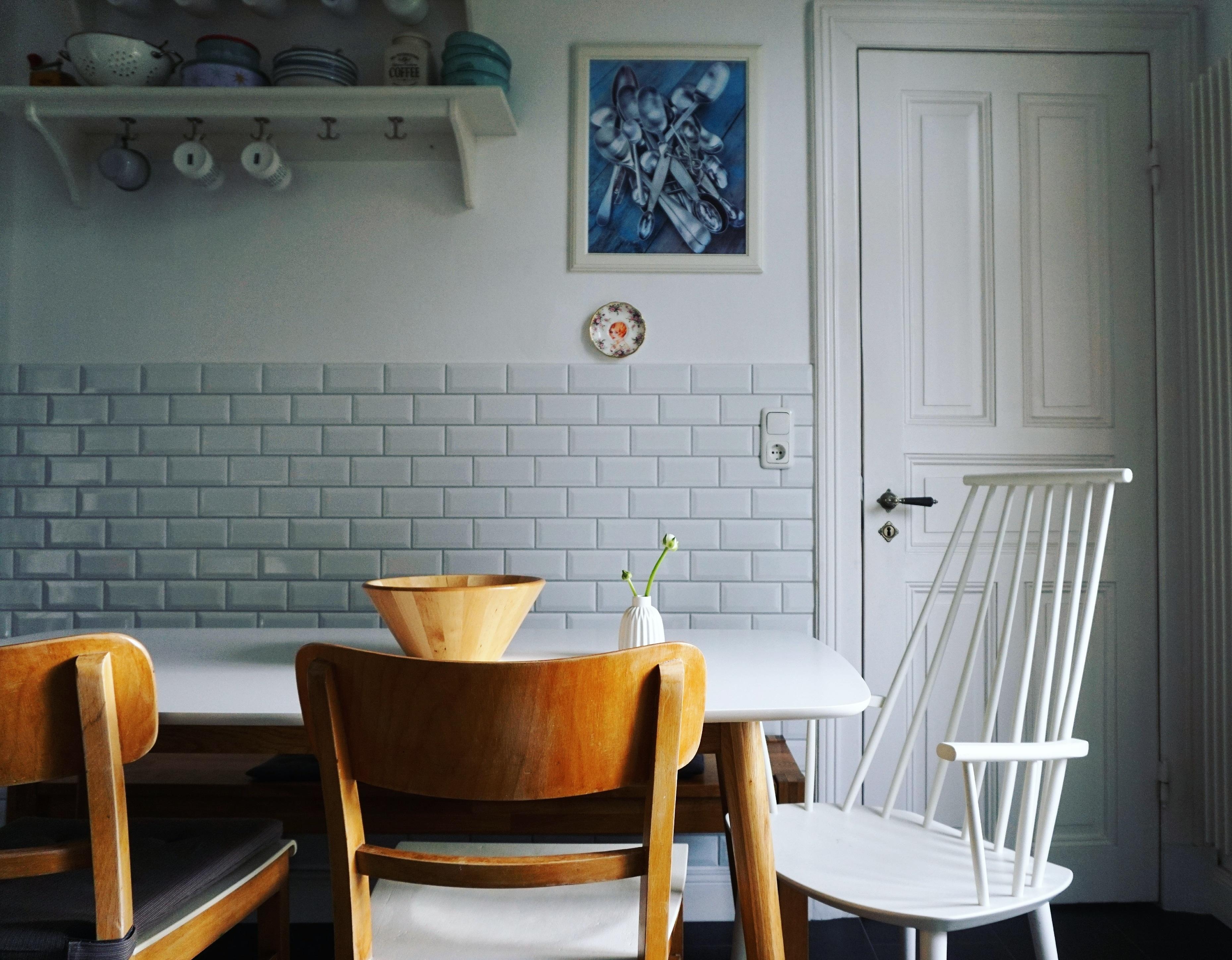 Küchenblick #Küche #Altbau #Altbauliebe #Esstisch #Metrofliesen #Stuhl 
