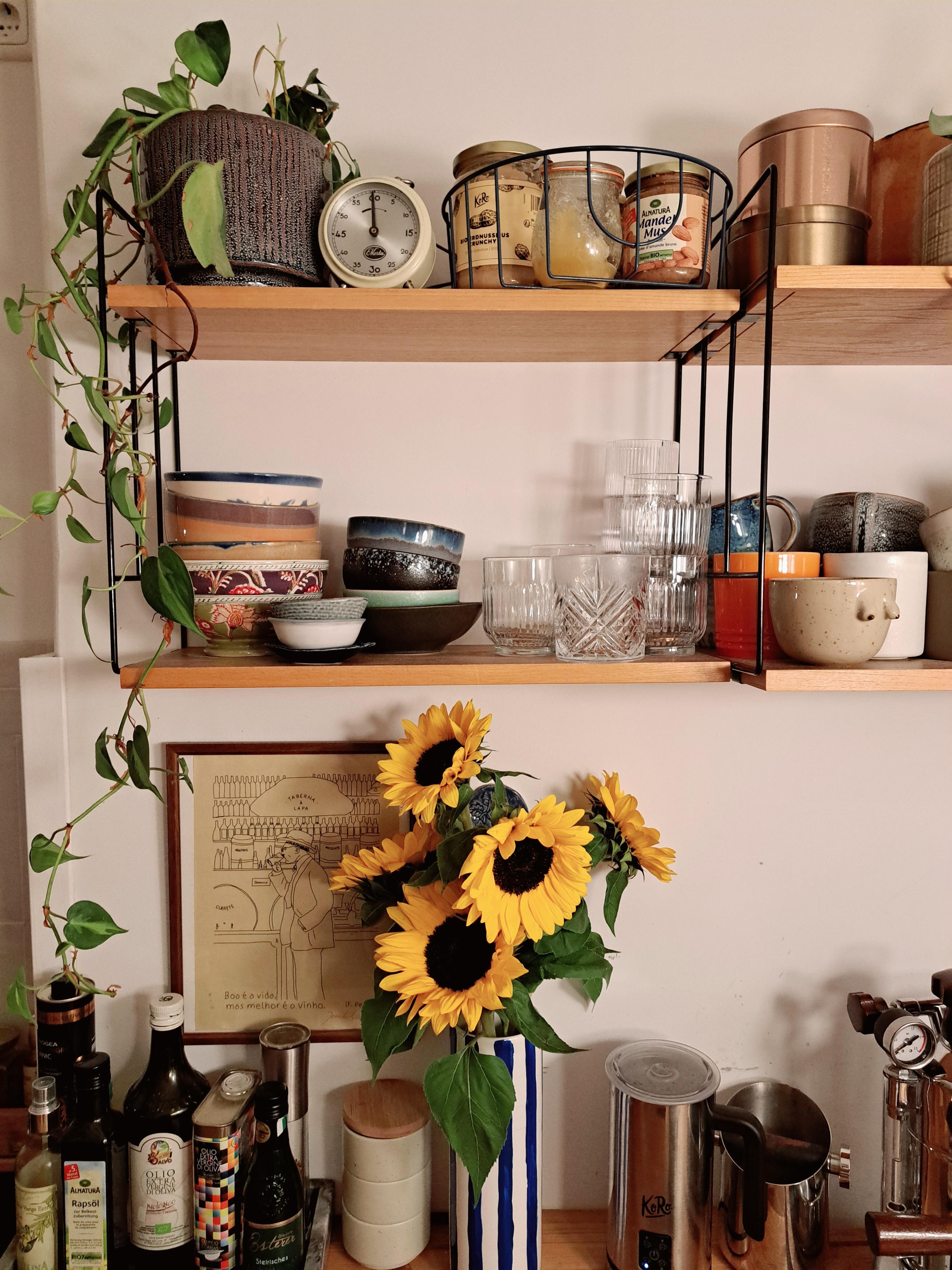 #Küchenchaos #Shelfie #Sonnenblumen