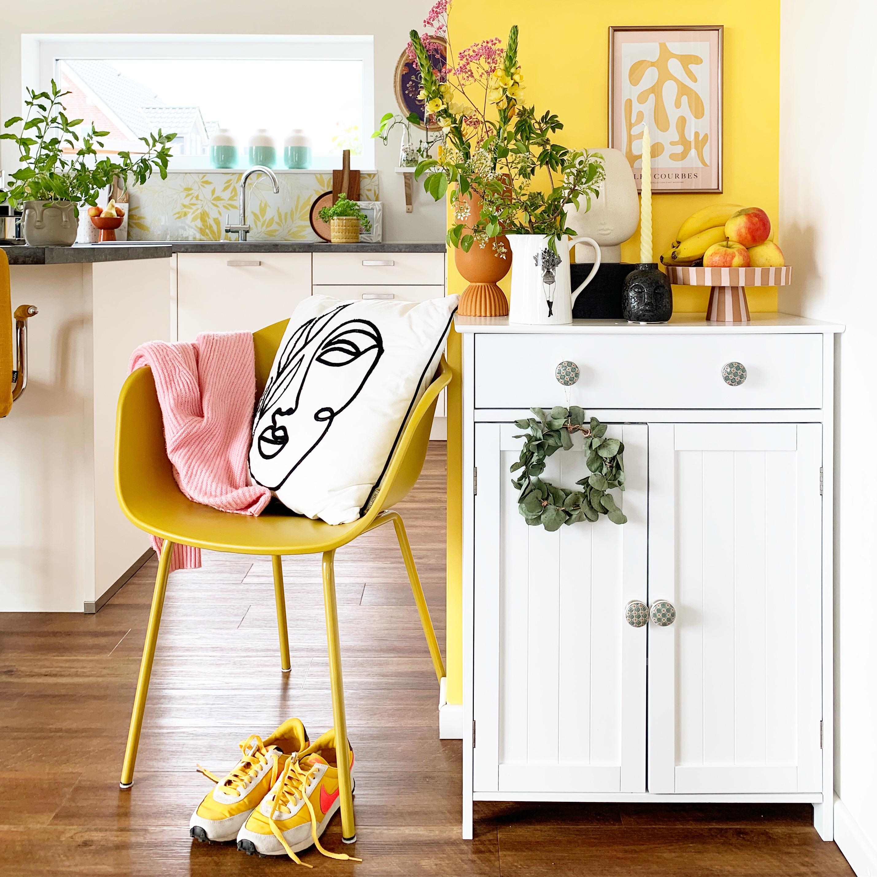 #küchendeko #colorful #gelb #kitchendesign #blumenliebe #farbenfroh #küche #schoenerwohnenfarbe