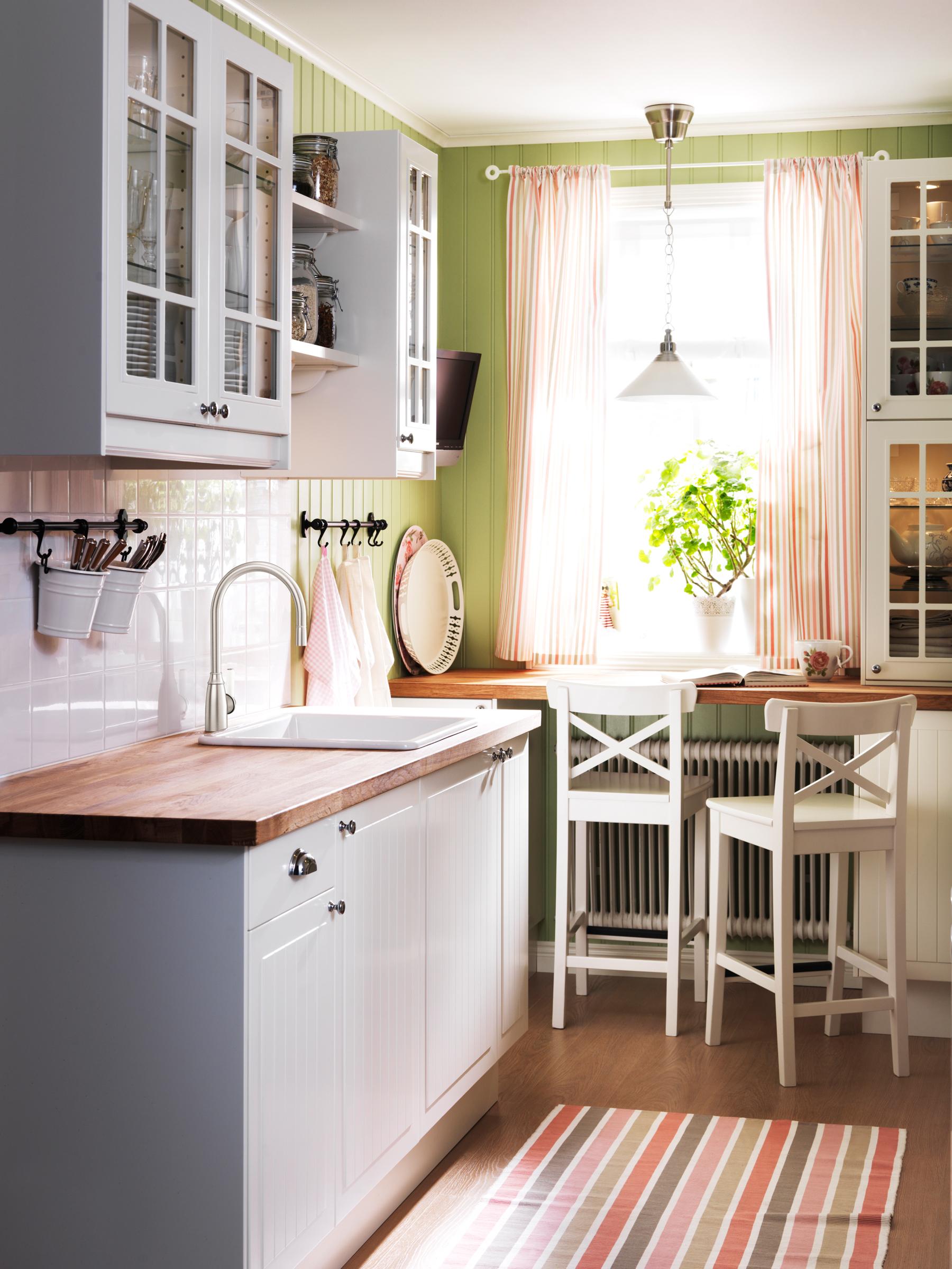 Kücheneinbauschränke und Sitzecke im Landhausstil #landhausstil ©Inter IKEA Systems B.V