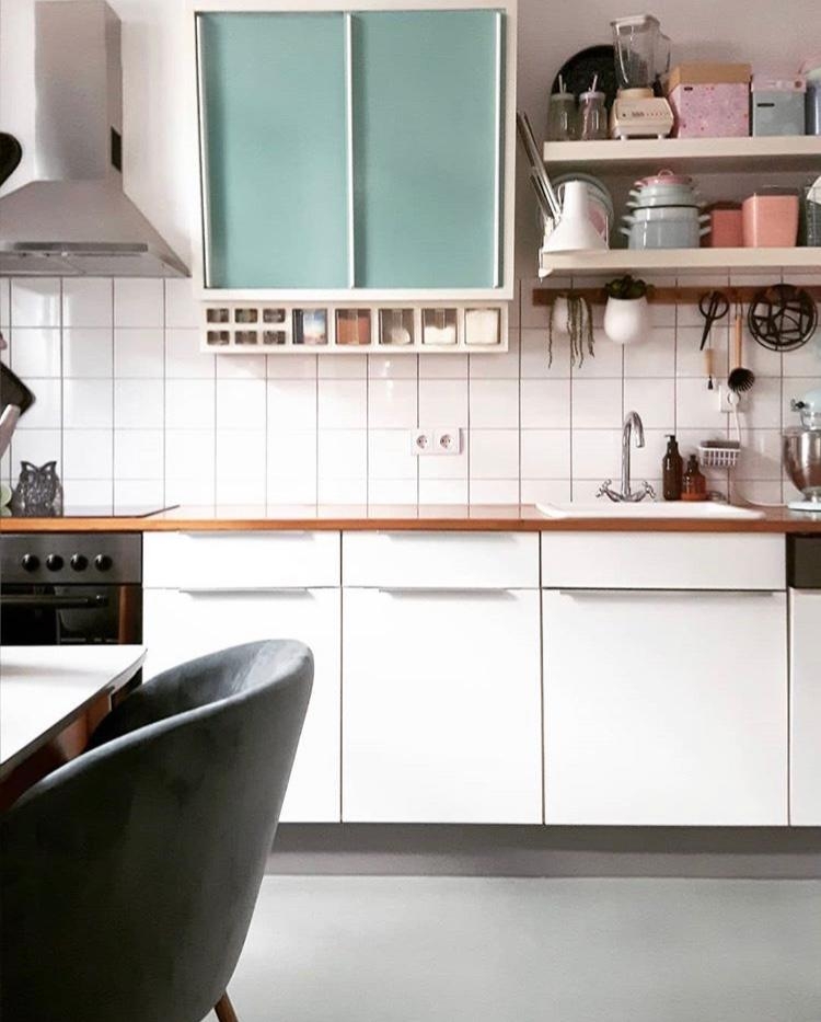 #kücheneinrichtung #livingchallenge #skandistyle #midcenturymodern #vintagedecor #50s #candycolors