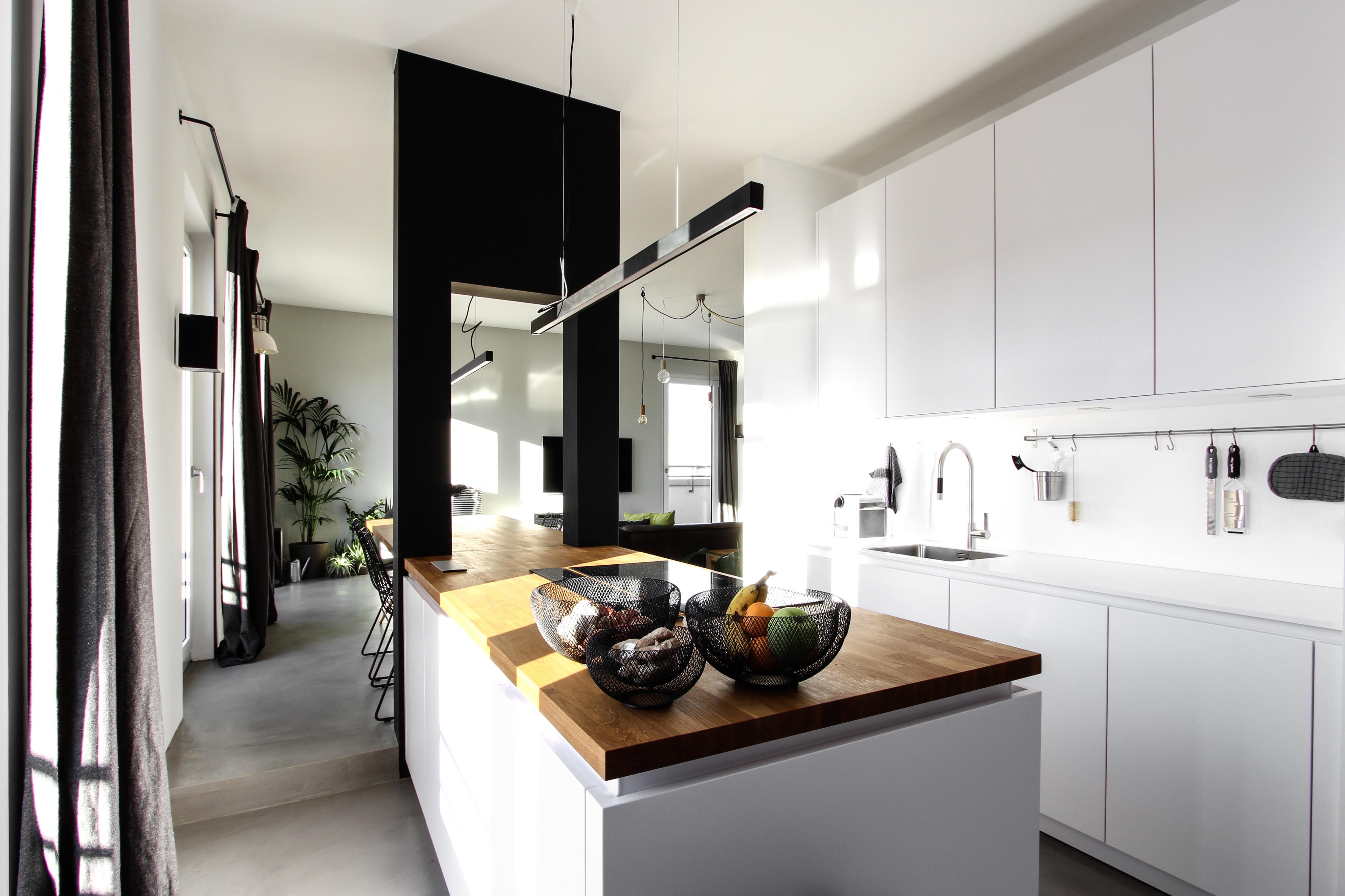 Kücheninsel der besonderen Art #offeneküche #stufe ©EXTRAVIEL office & home design