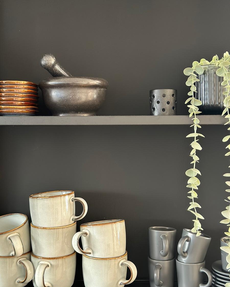 #küchenregal #shelfie #kücheninspo #ceramics #keramik #steingut #ikea