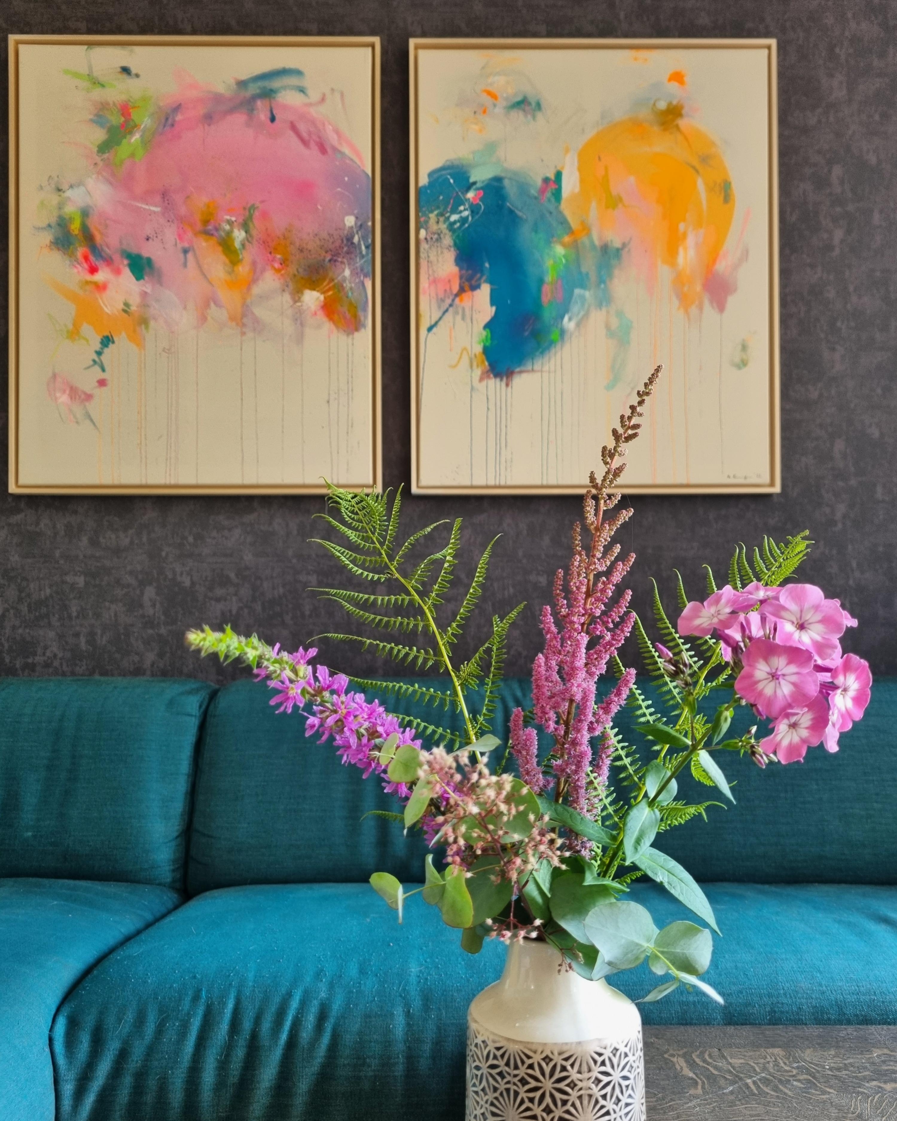 Kunterbuntes Wohnzimmer

#Kunst #Blumen #Wohnzimmer #couch