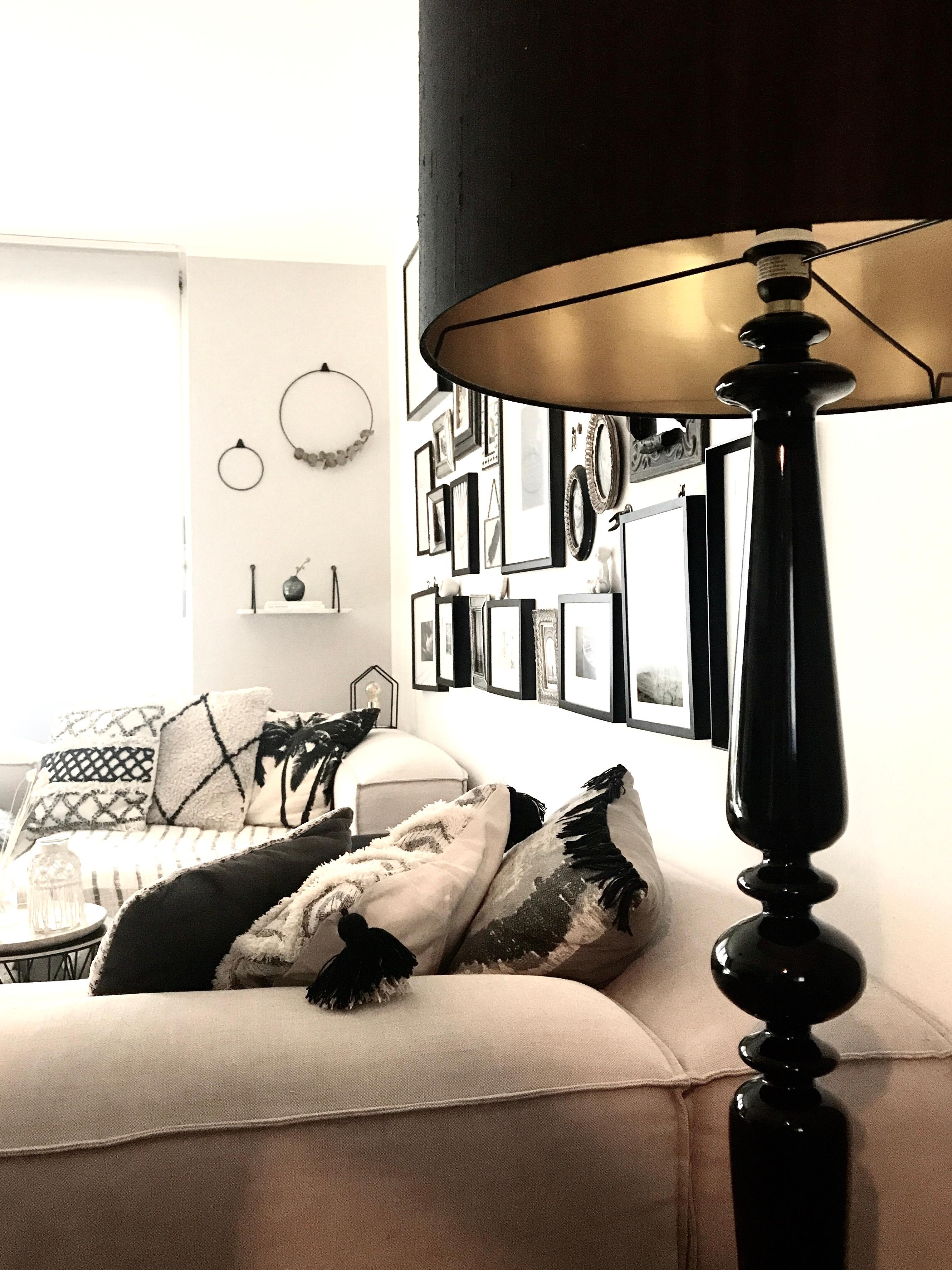 🗝lamp
#wohnzimmer #eohnzimmerideen #bilderwand #couch #lieblingsplatz 