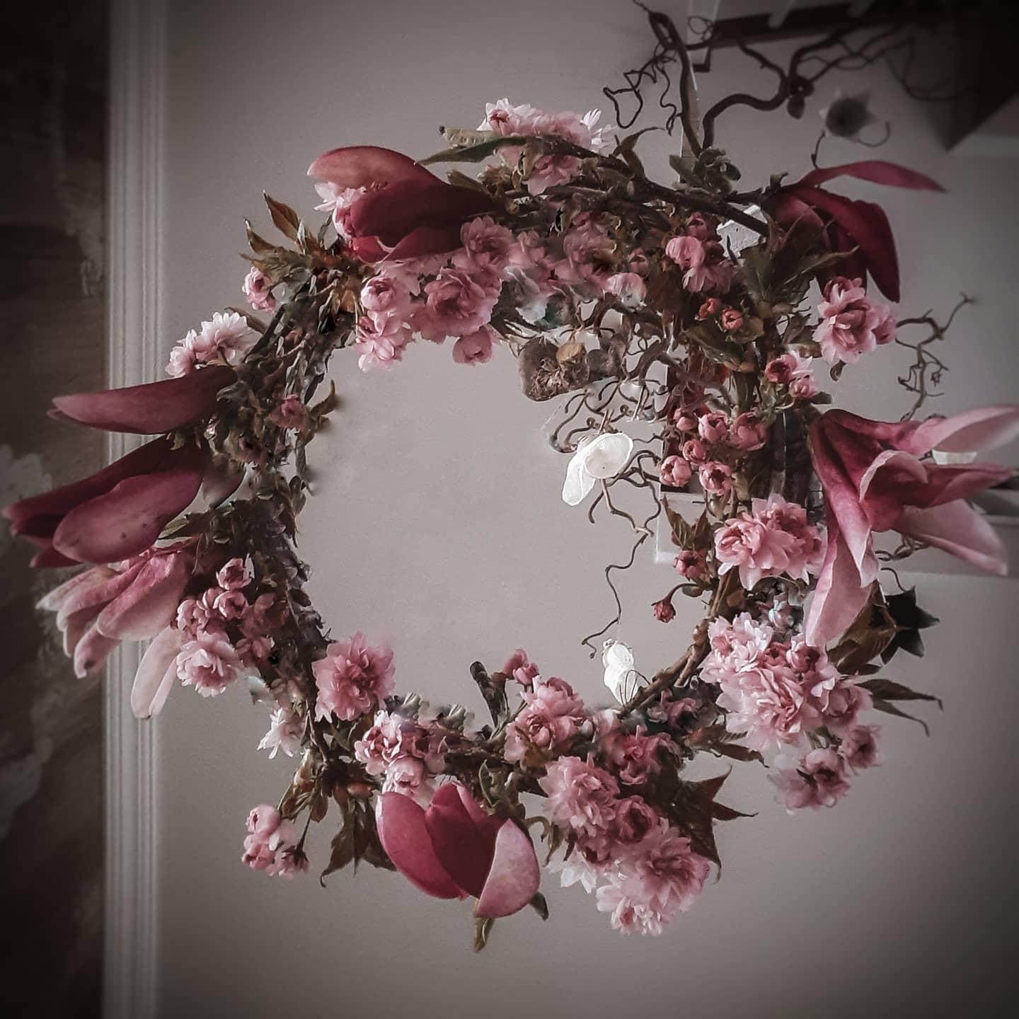 Lass den Frühling in dein Zuhause #spring #magnolia 