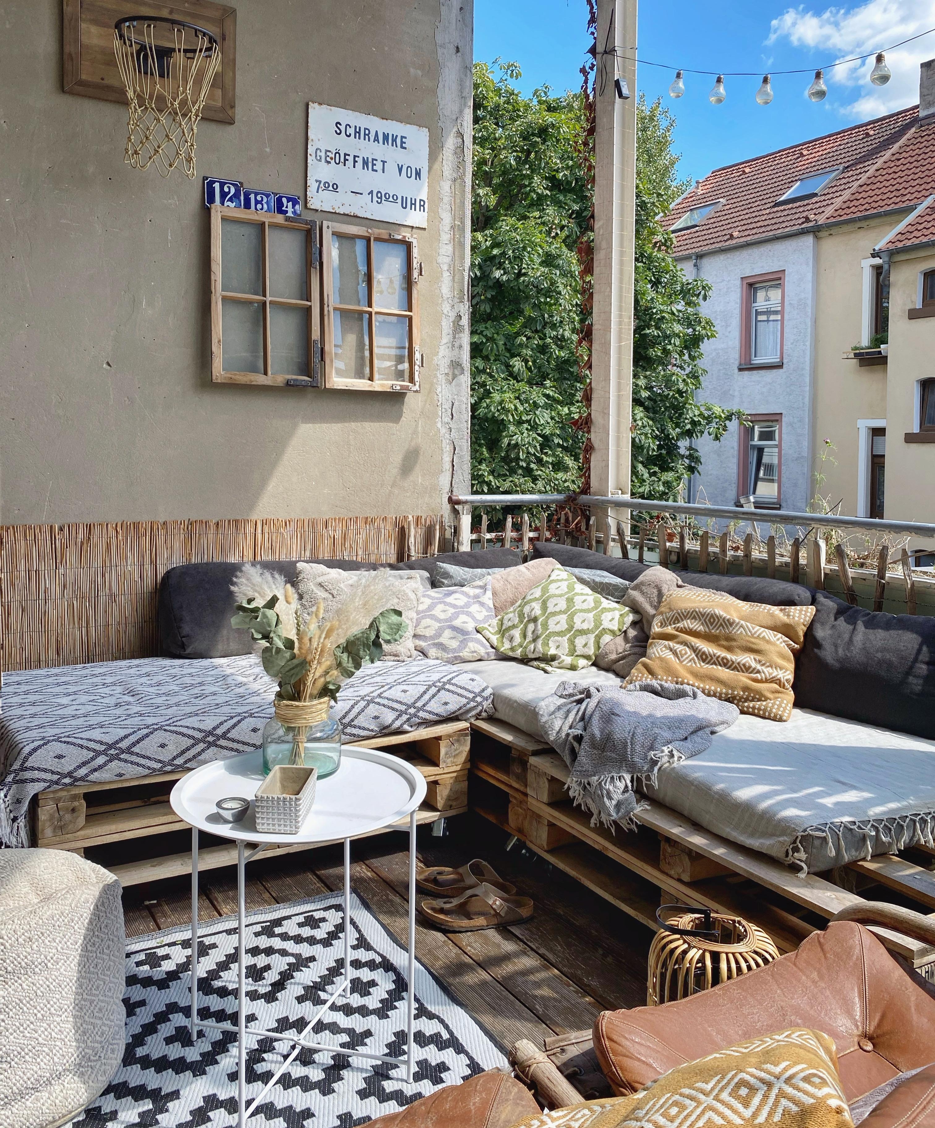 Last summerdays 🤍 #summer #balkonien #couchstyle #couchmagazin #interior #altbau #altbauliebe 