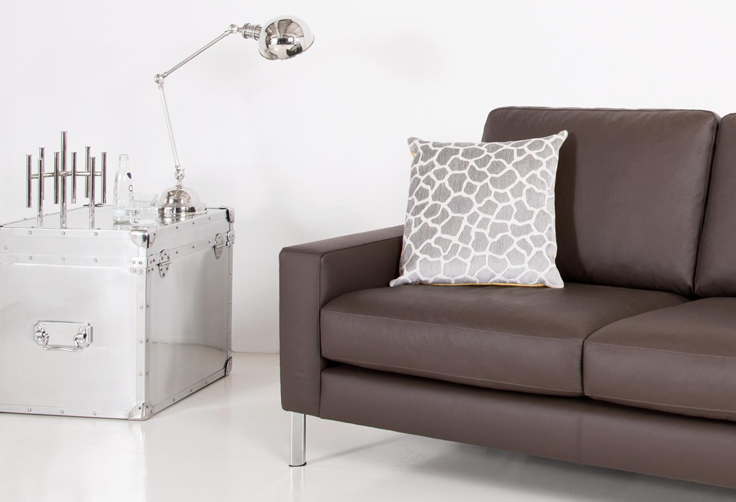 Leder-Sofa "Pinedo" #ledersofa #sofa #minimalistisch ©Von Wilmowsky