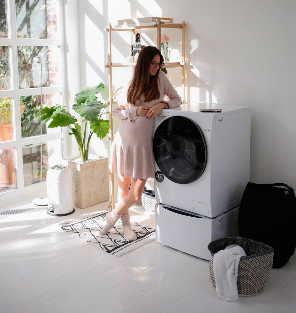 Lena mag am liebsten minimalistische Möbel – die TWINWash passt perfekt dazu #LetsTwashIt #waschmaschine