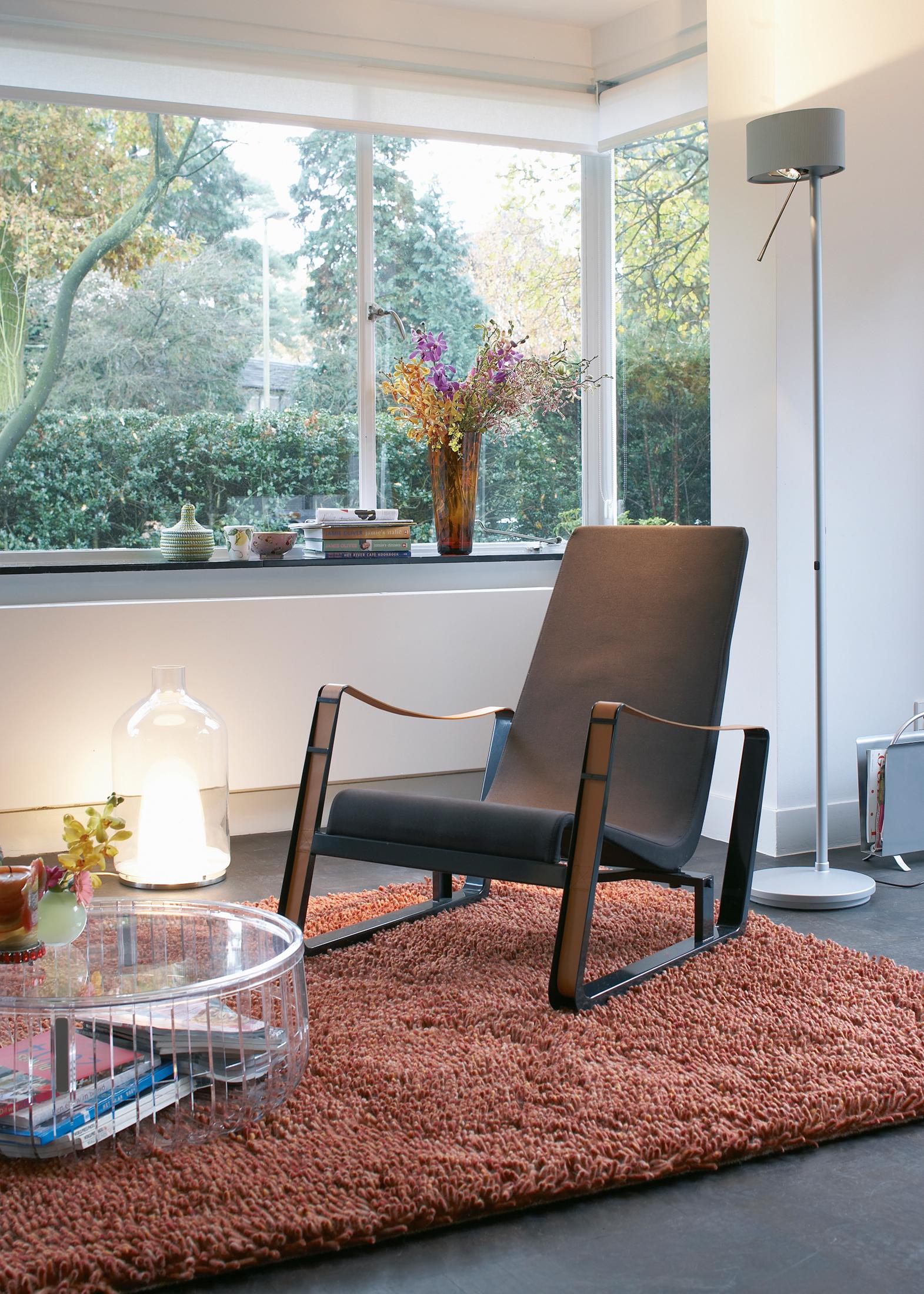 Leseecke mit Sessel und Stehleuchte #teppich #sessel #leseecke ©Belux AG