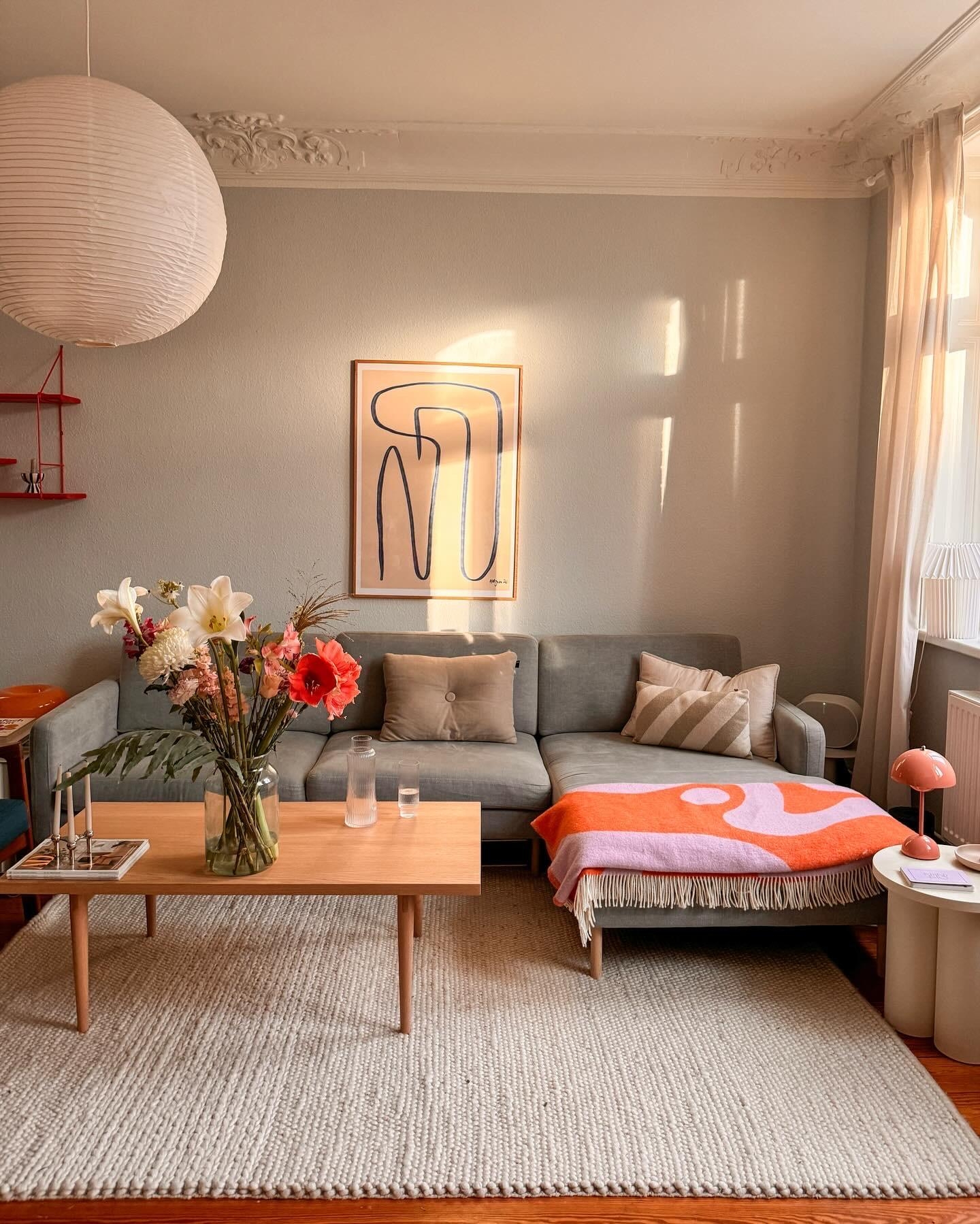 Lieb unsere Couch💗

#livingroom #livingroomdecor #interior #wohnzimmer #wohnzimmerinspo 