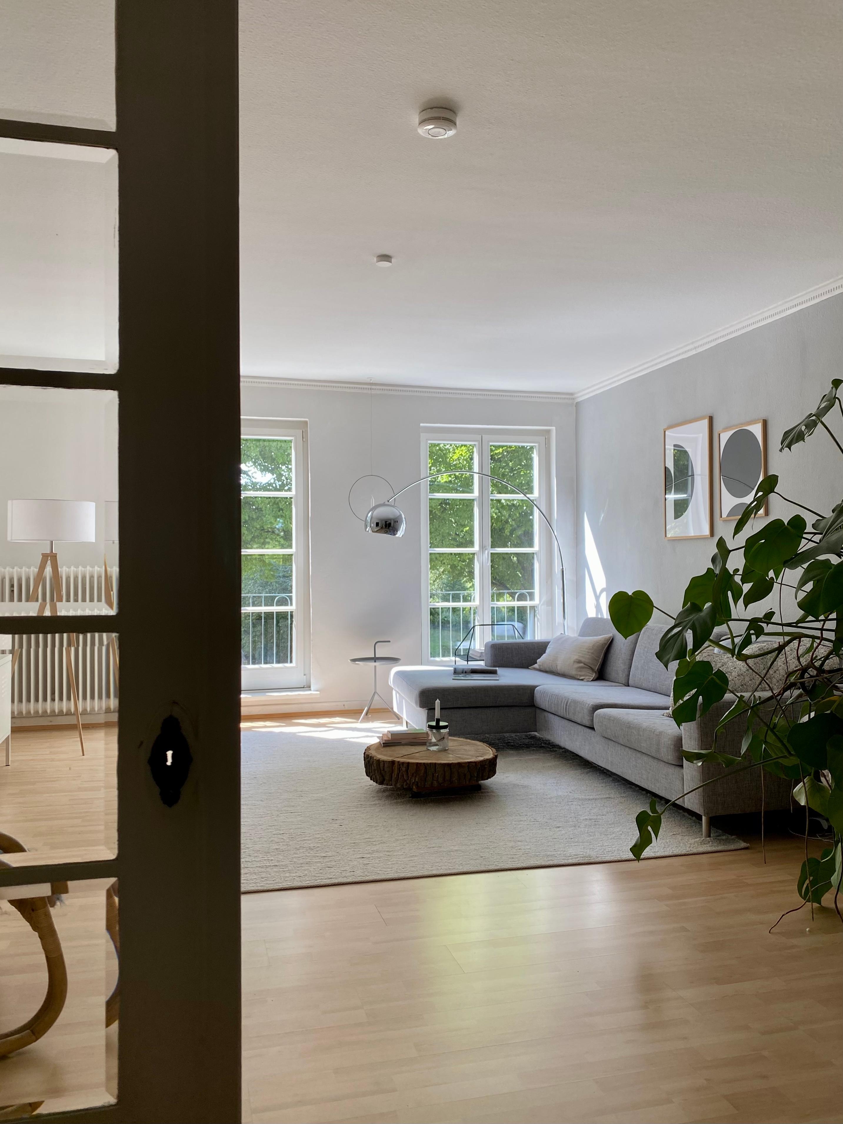 Liebe diesen Blick 😍
#livingroom #wohnzimmer #altbau #cosy 