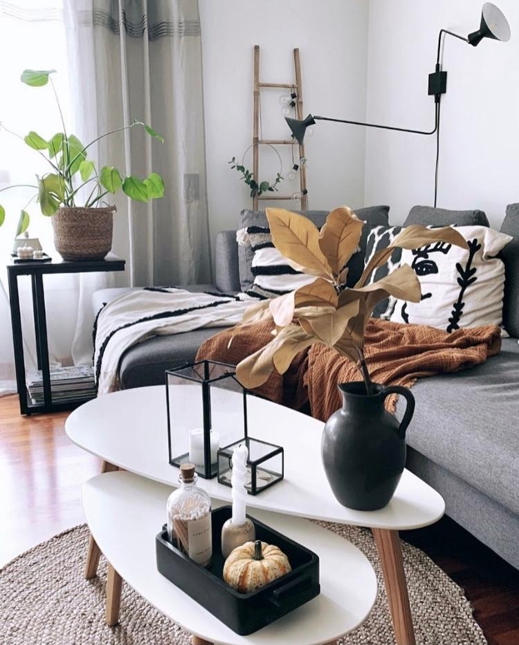 Liebe Grüsse aus dem herbstlichen Wohnzimmer!🤎🍂
#wohnzimmer #herbstdeko #couchstyle #sofaecke