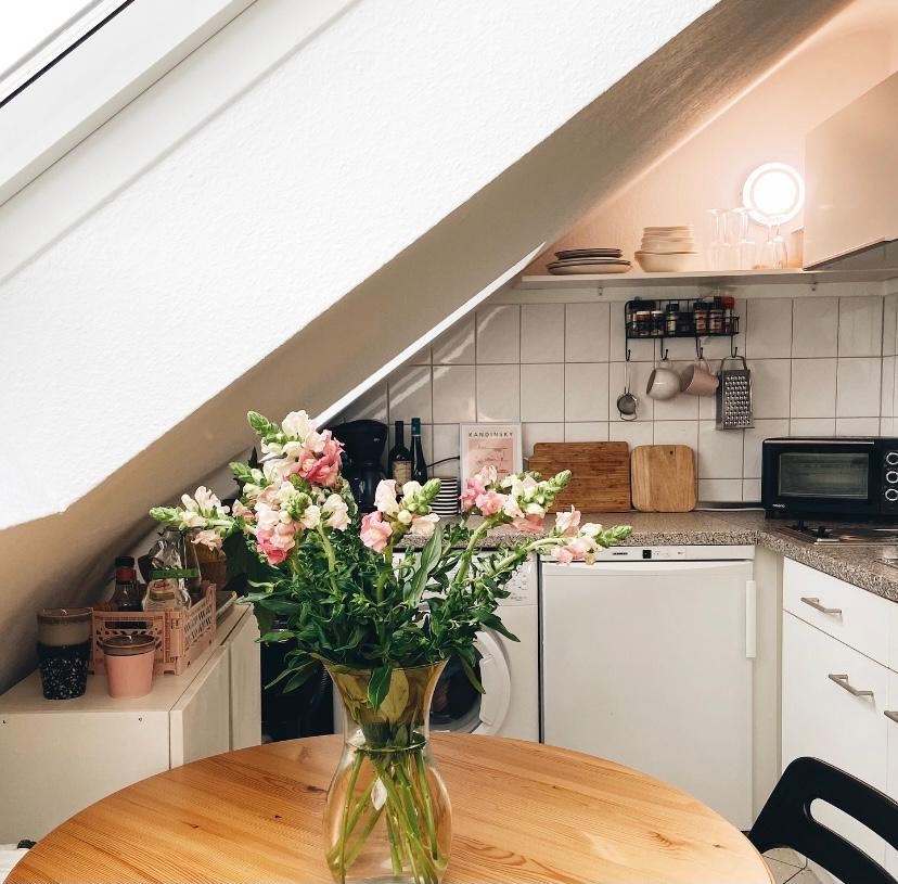 Liebe Grüße aus der #küche 🌞🌸 #livingchallenge #küchenliebe #frischeblumen #blumenliebe 
