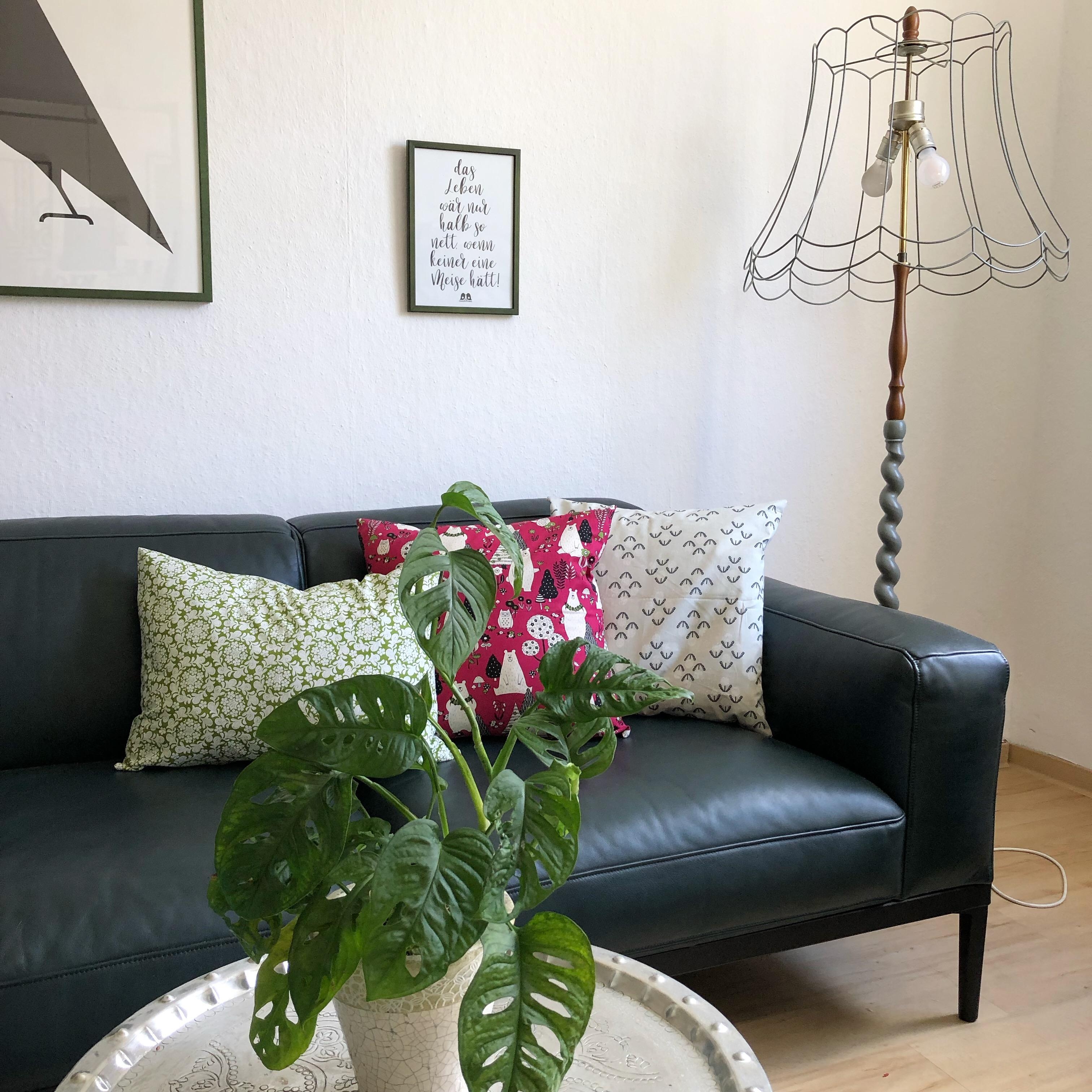 liebe grüße aus unserem wohnzimmer
#wohnzimmer #sofa #gemütlich