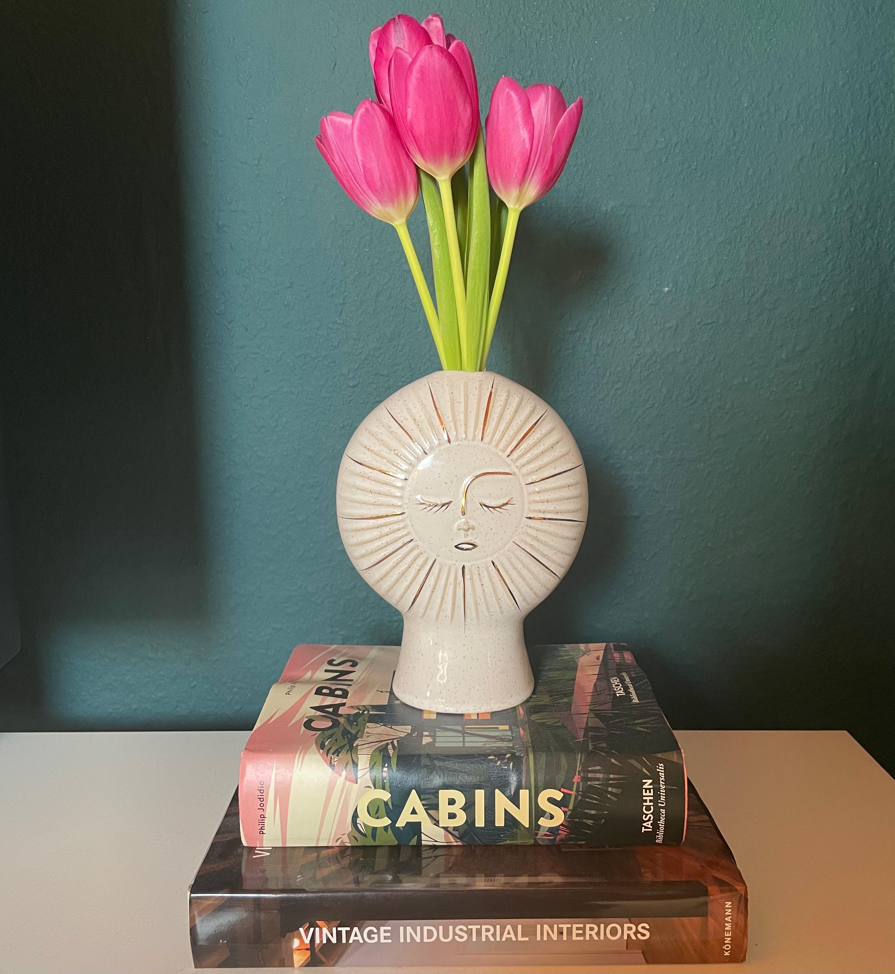 Lieben wir diese Vase ? YESSS!!! #frühling #frühlingsgefühle #blumen #vase #liebenwir #sonne 