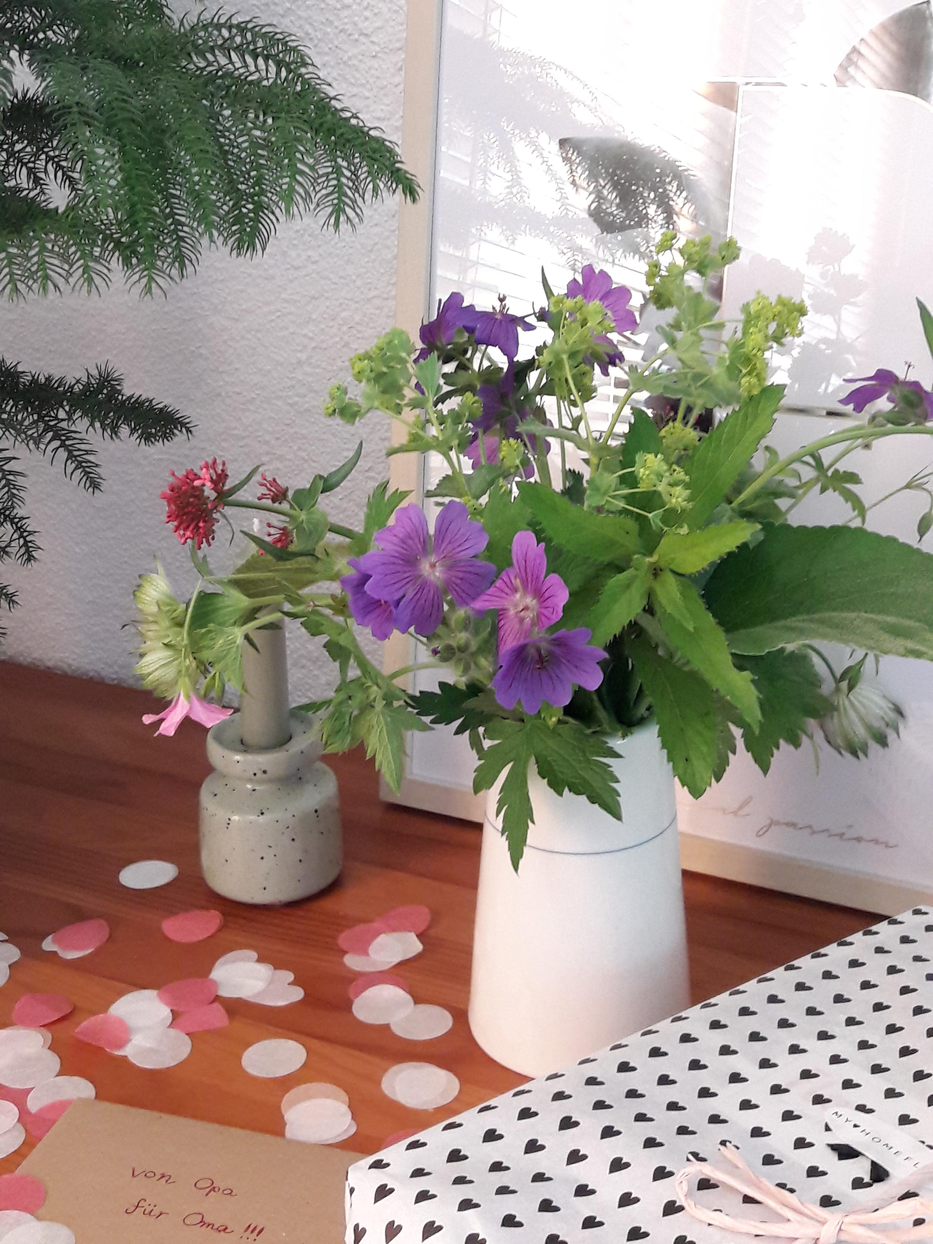 Lieblingsgedanken (Danke Bettina & Alice!😉) zum #freshflowerfriday ...
#blumen #garten #geburtstag