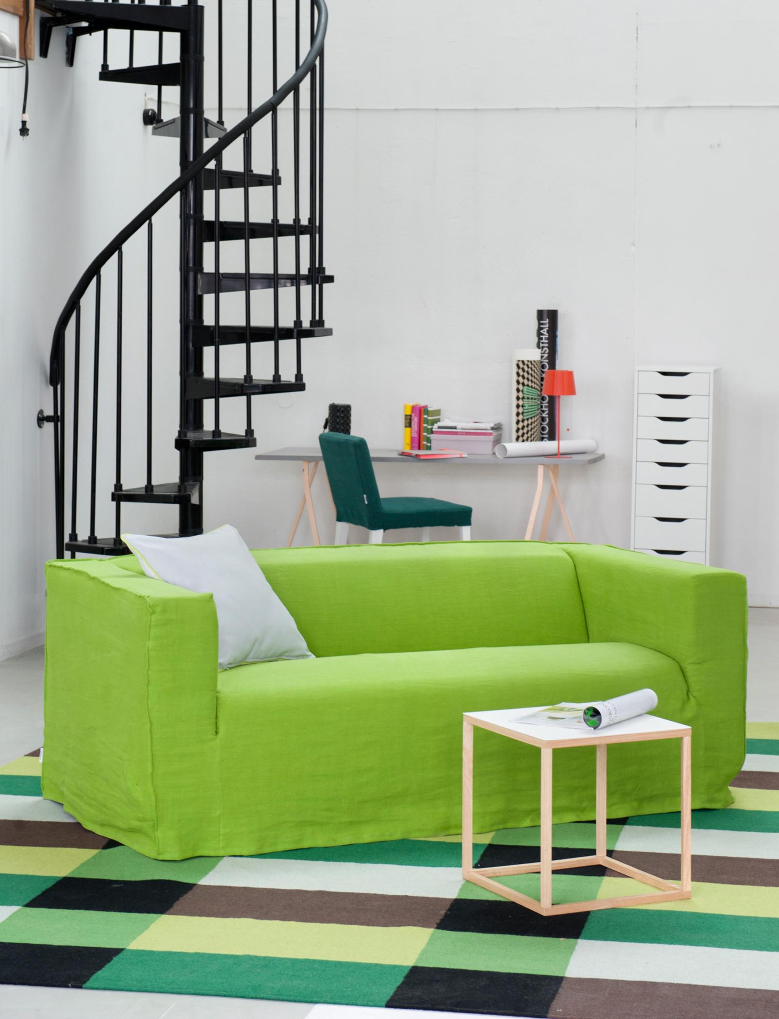Limettengrünes Sofa #beistelltisch #teppich #sofa #grünessofa ©Bemz