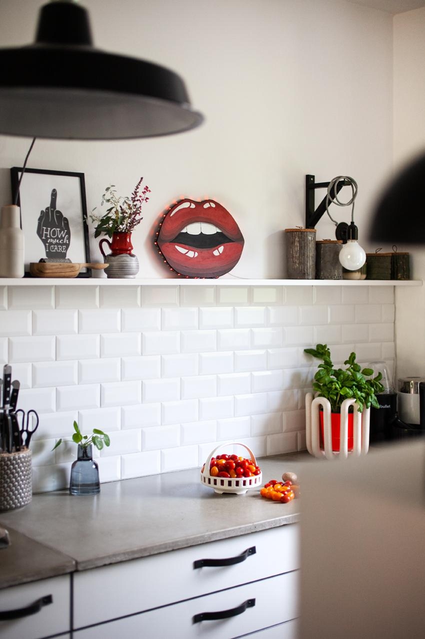 Lippenbekenntnisse?

#Küche #Metrofliesen #Küchenaccessoires #Arbeitsplatte #DIY