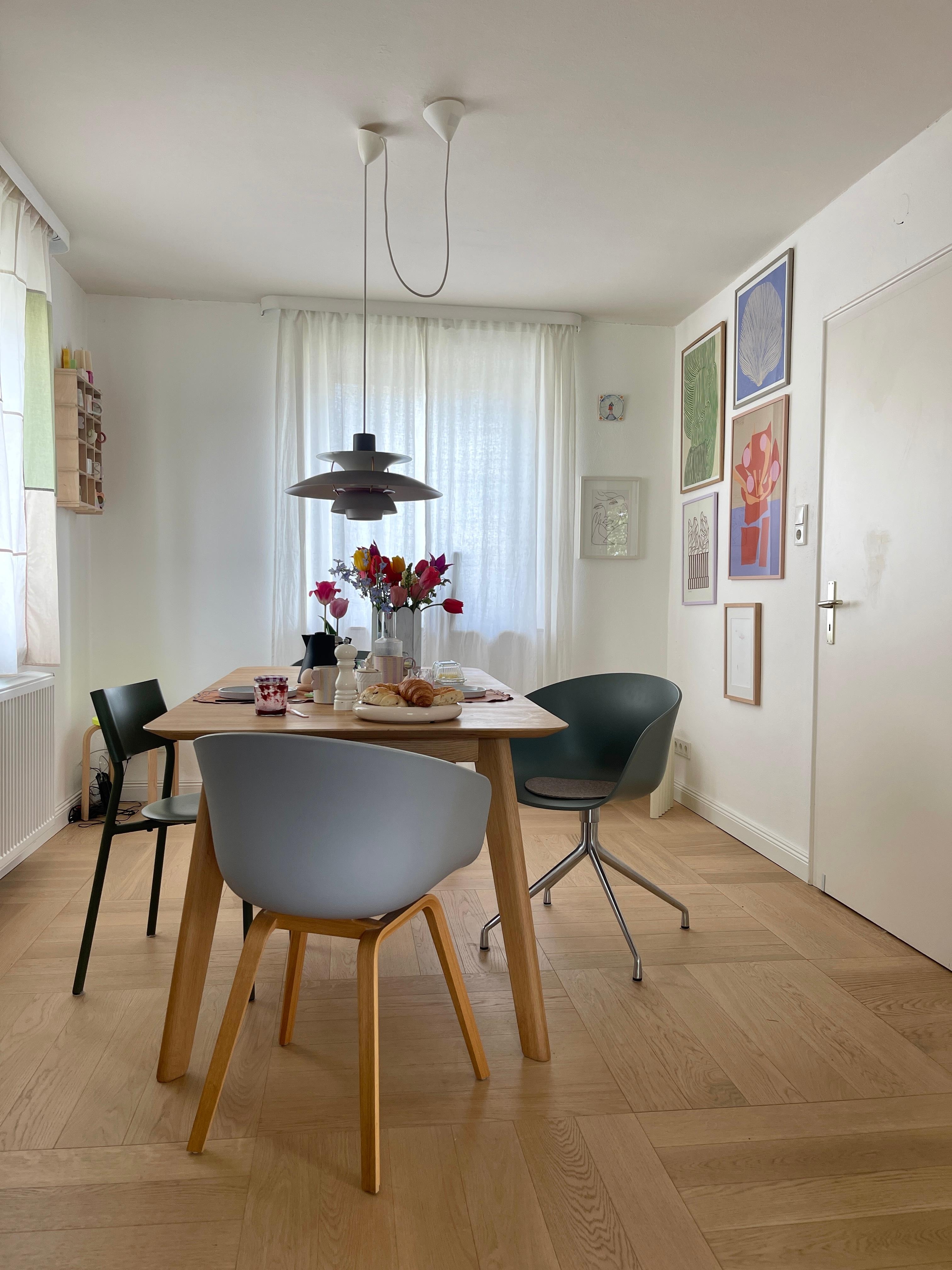 #living #home #interior #interiør #altbauliebe #wohnen #skandinavisch #couchstyle #esszimmer #esstisch #blumen #skandi #keramik #deko #interior
