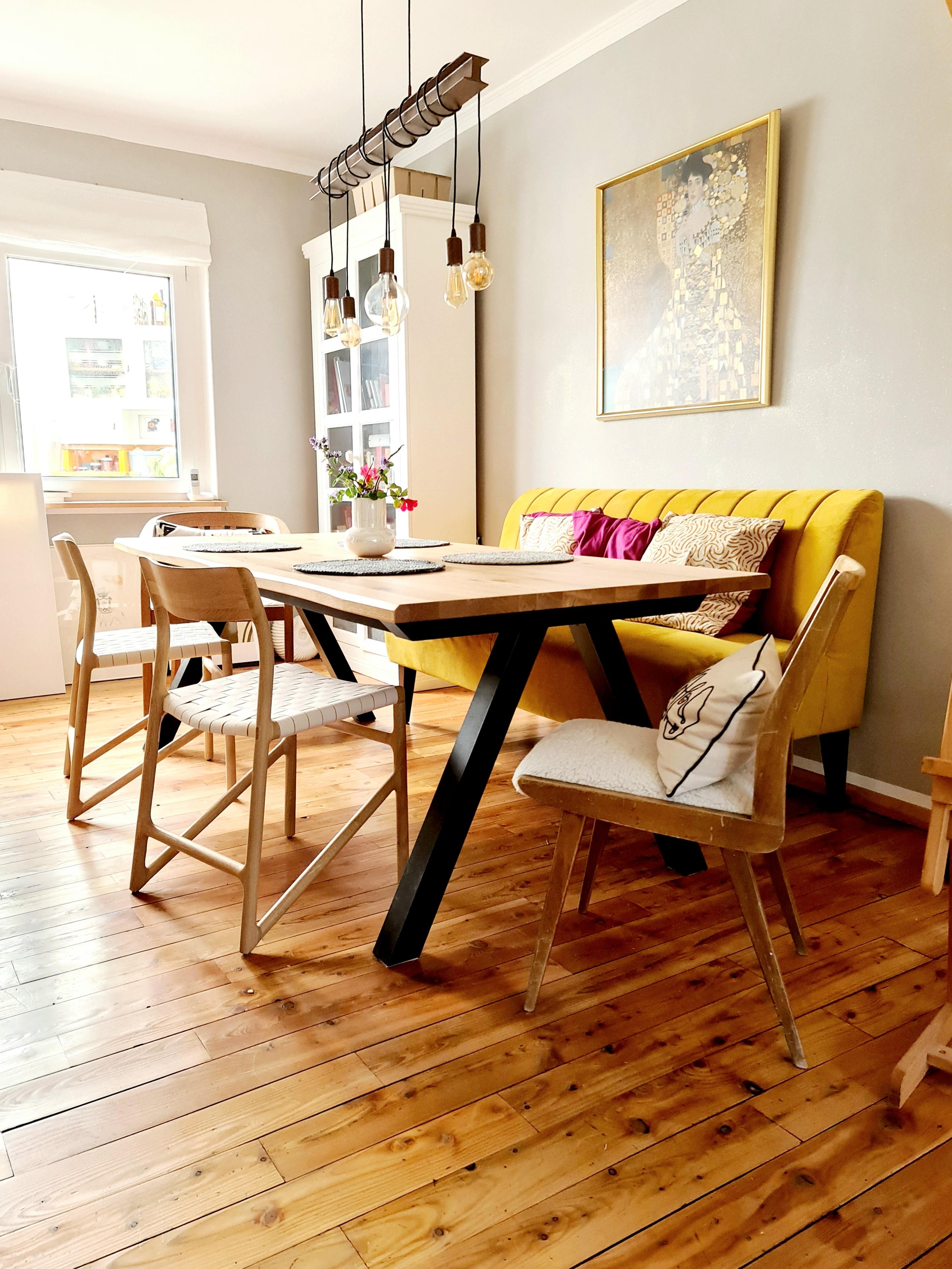 


#livingchallenge #esszimmer #diningroom #diningroomdecor #gedecktertisch #esstisch #couchmagazin #couchstyle 