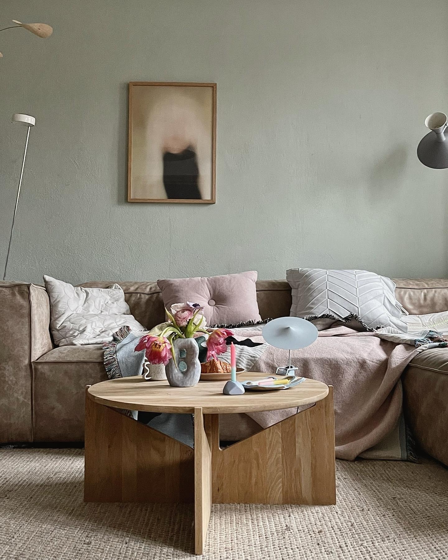 #living#home#interior#interiør#altbauliebe#wohnen#scsndinavisch#couchstyle#wohnzimmer#lampe#cozy#deko#home