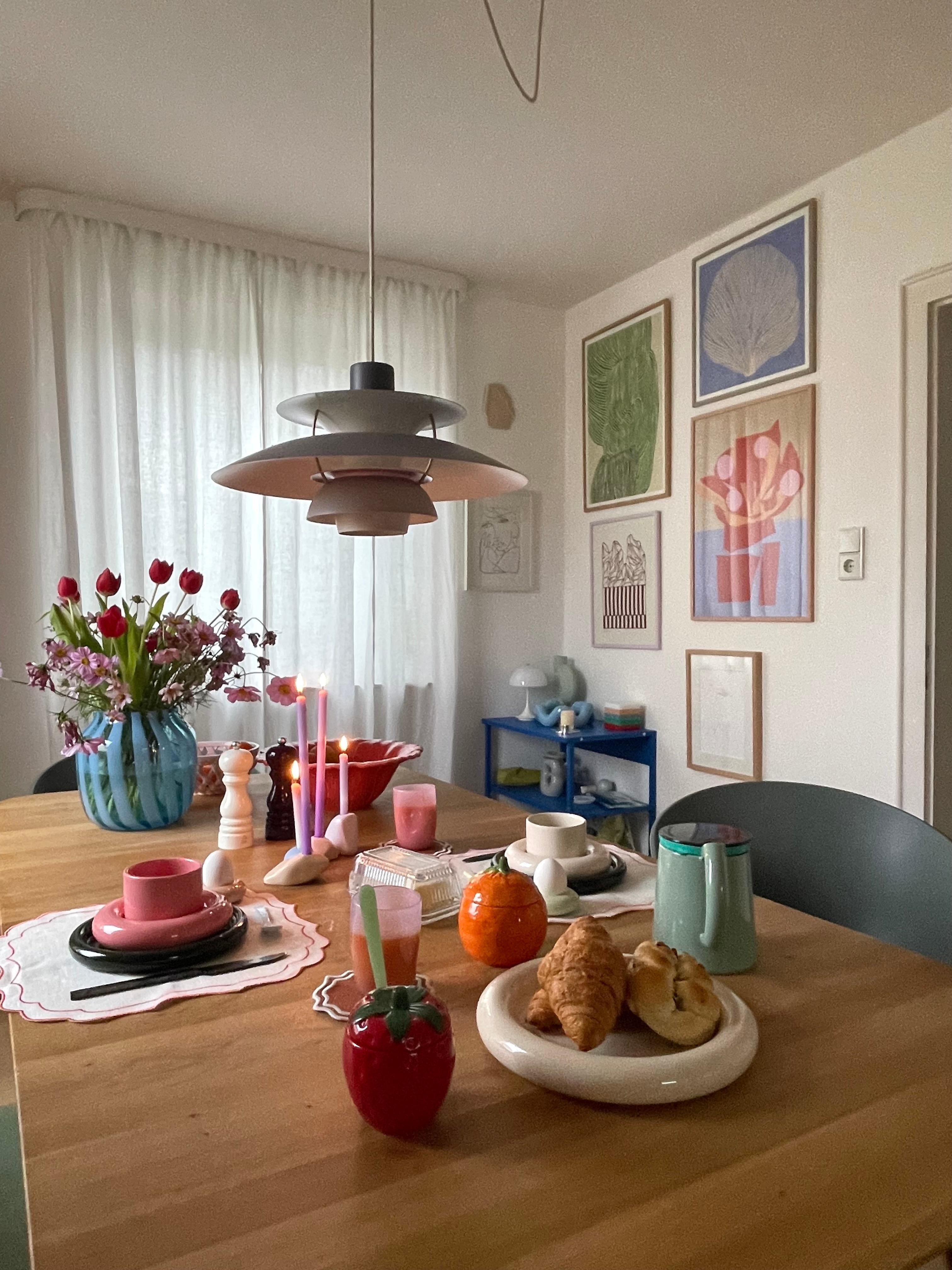 #living#home#interior#interiør#altbauliebe#wohnen#skandinavisch#couchstyle#esszimmer#Keramik#esszimmer#blumen#esstisch