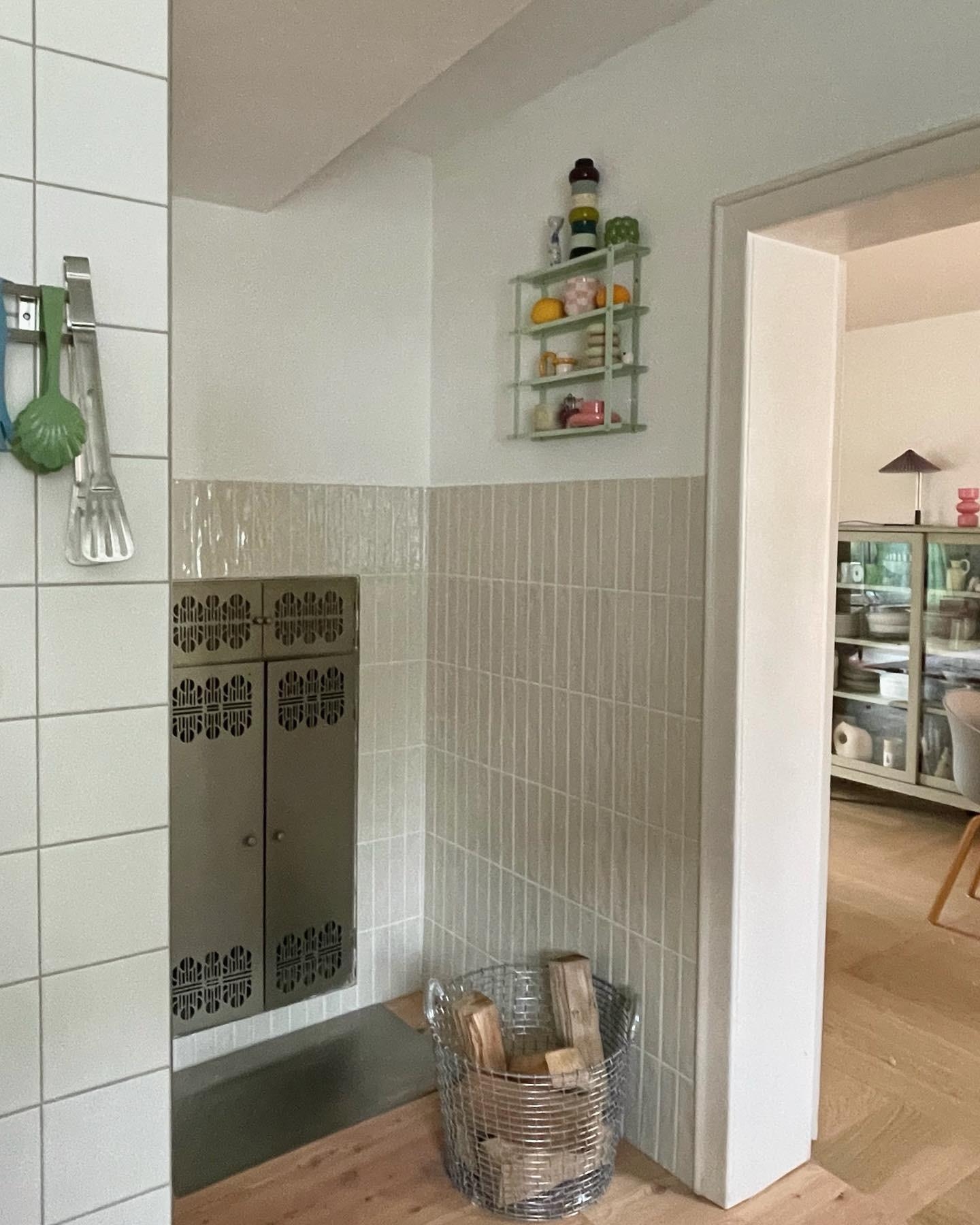 #living#home#interior#interiør#altbauliebe#wohnen#skandinavisch#couchstyle#küche#ofen#regal#kitchen#deko