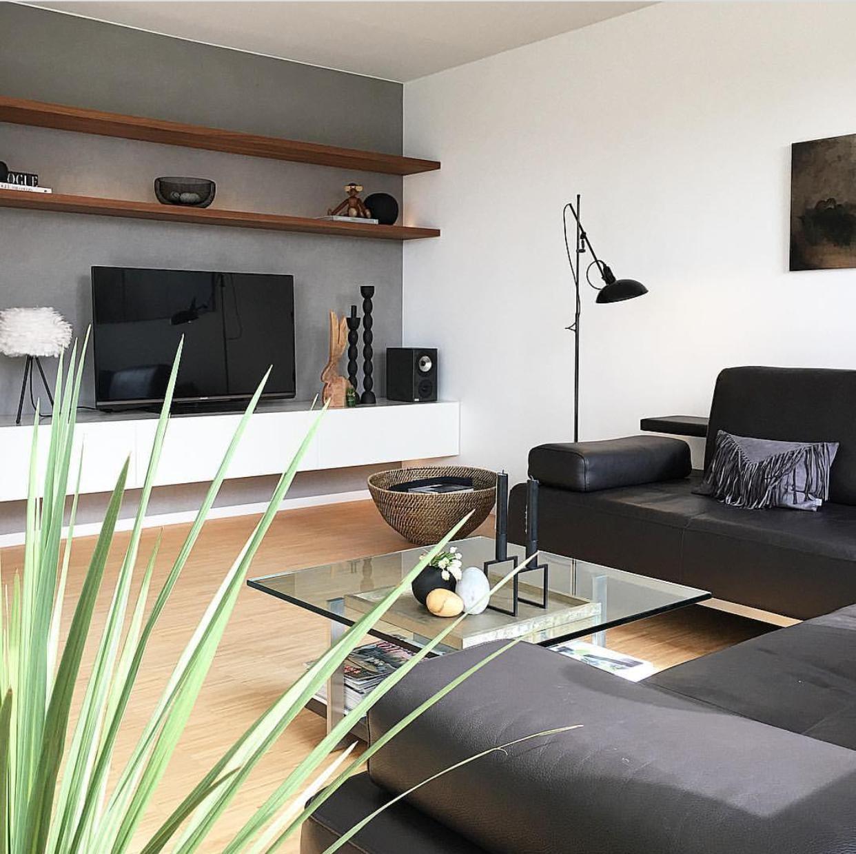 Livingroom ... endlich Sonne ☀️ 
#wohnzimmer #couch #livingroom #wohnzimmereinrichtung #betontechnik