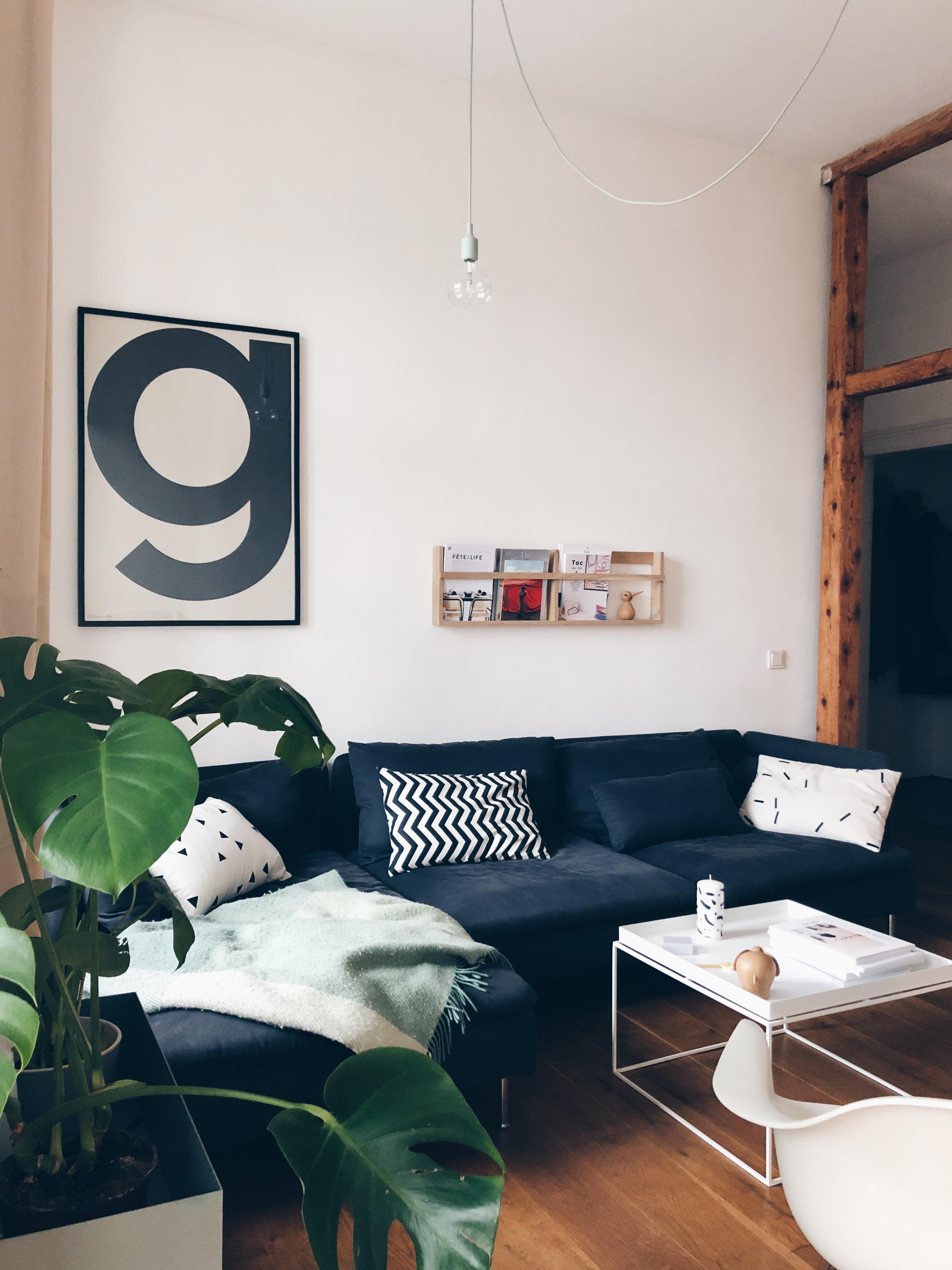 #livingroom #couchstyle #fermliving #haydesign #muuto #playtype #scandinaviandesign #plantbox #monstera