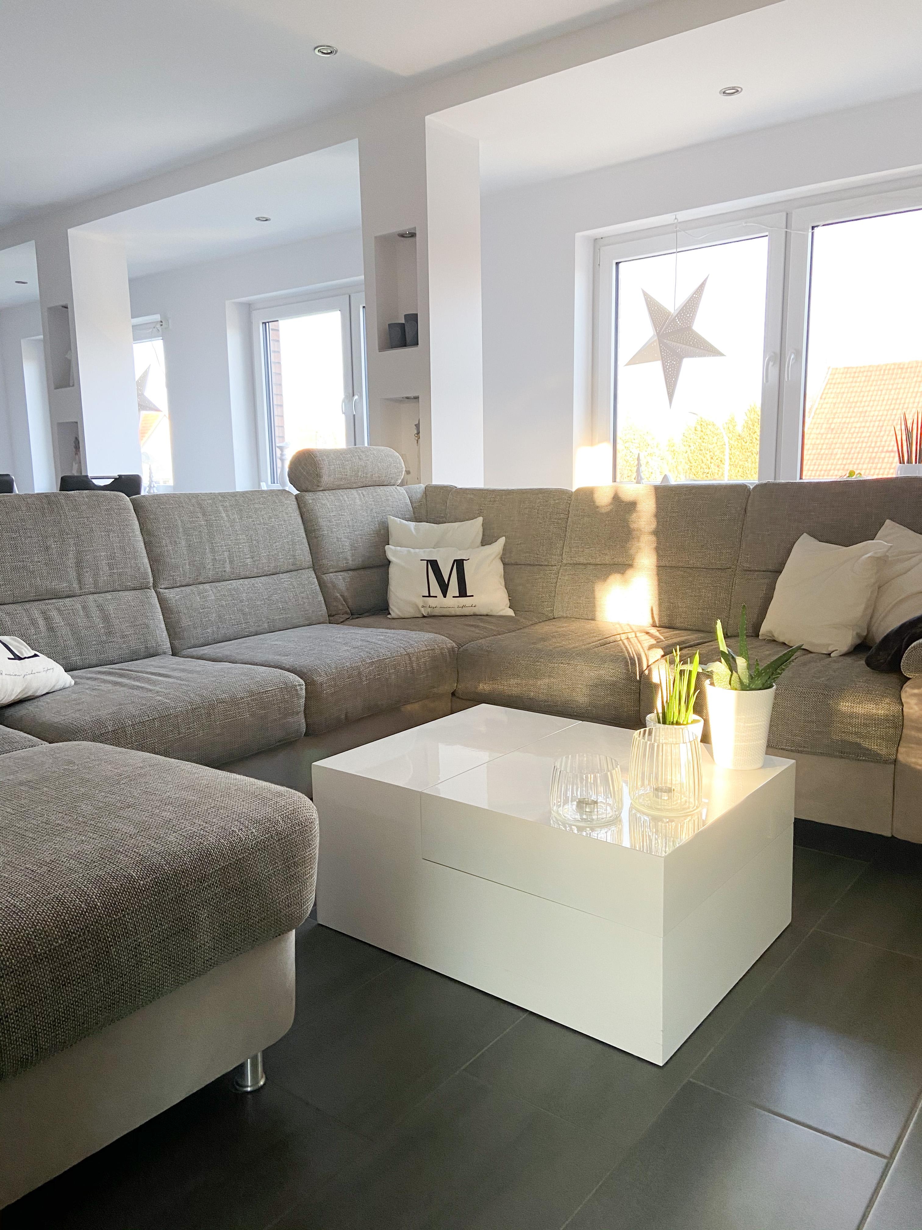 #livingroom
Habt einen tollen Abend ⭐️
#couchliebt #couchmagazin #homestyle #interior #livingroominspo #wohnen #deko