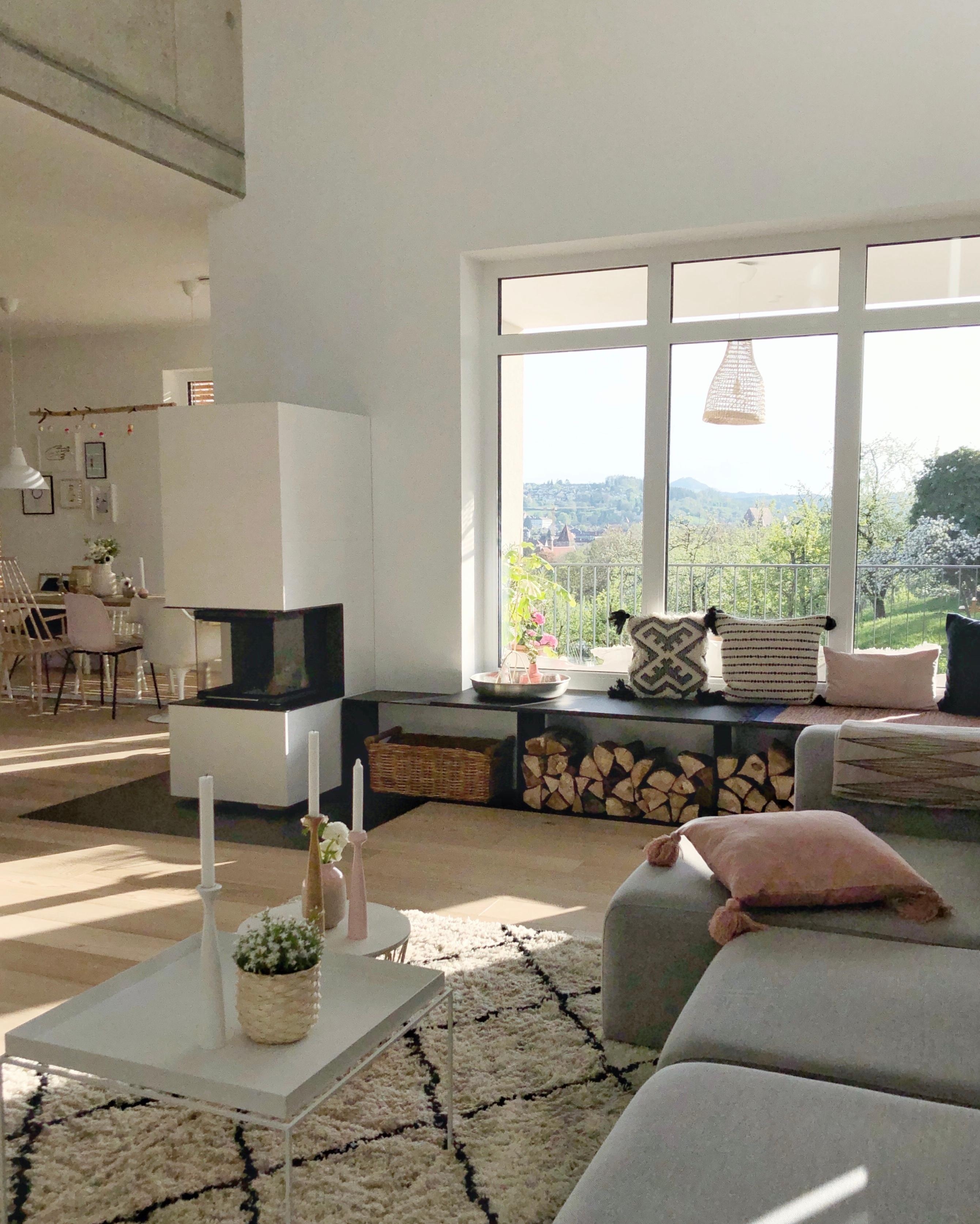 Livingroom!
#livingroom#fensterbank#kaminbank#sitzfenster#nordichome#minimalism