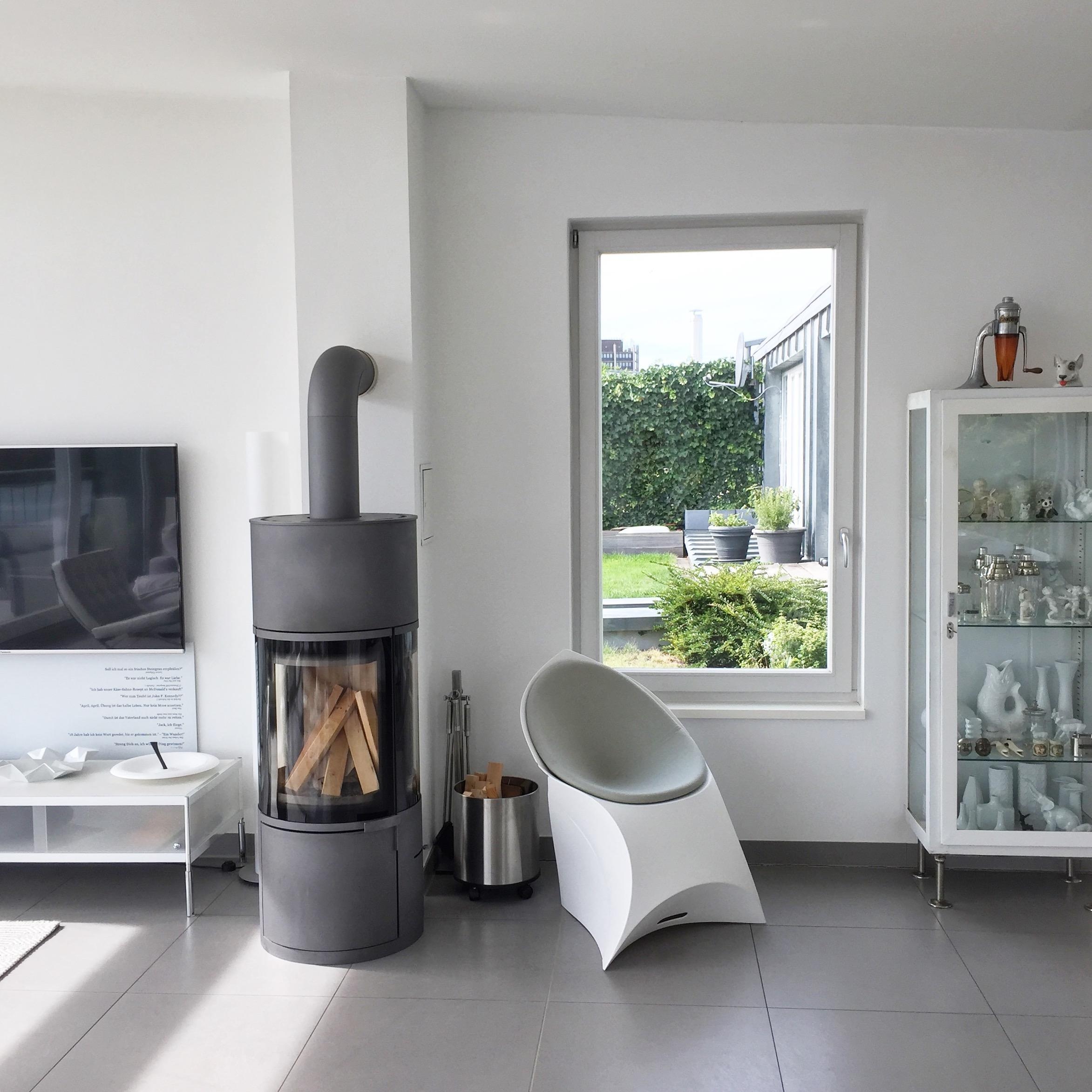 #livingroom #meinwohnzimmer #kamin #window #interior #vitrine #Sessel