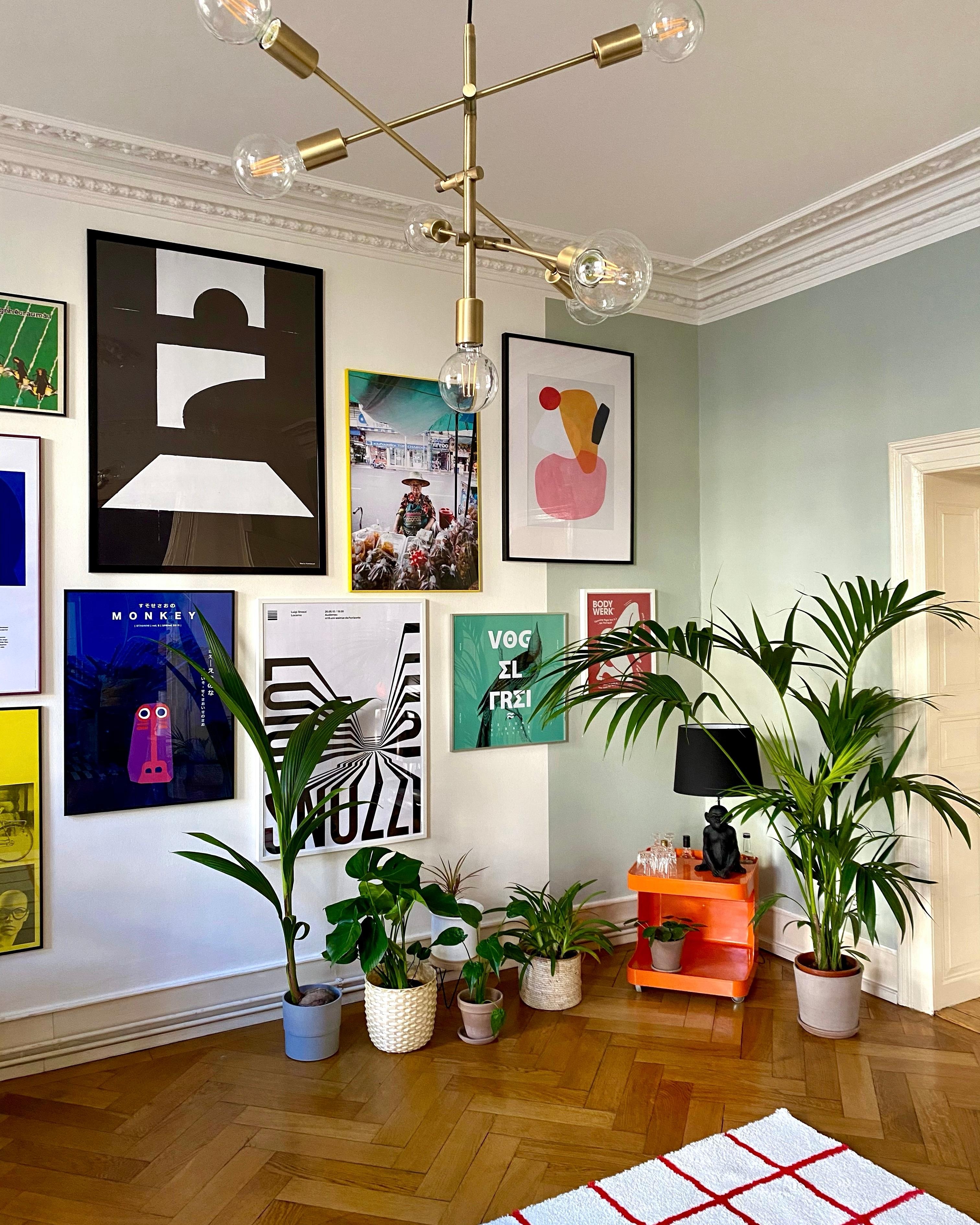 #livingroom #wohnzimmer #bilderwand #mint #salbei #wandfarbe 