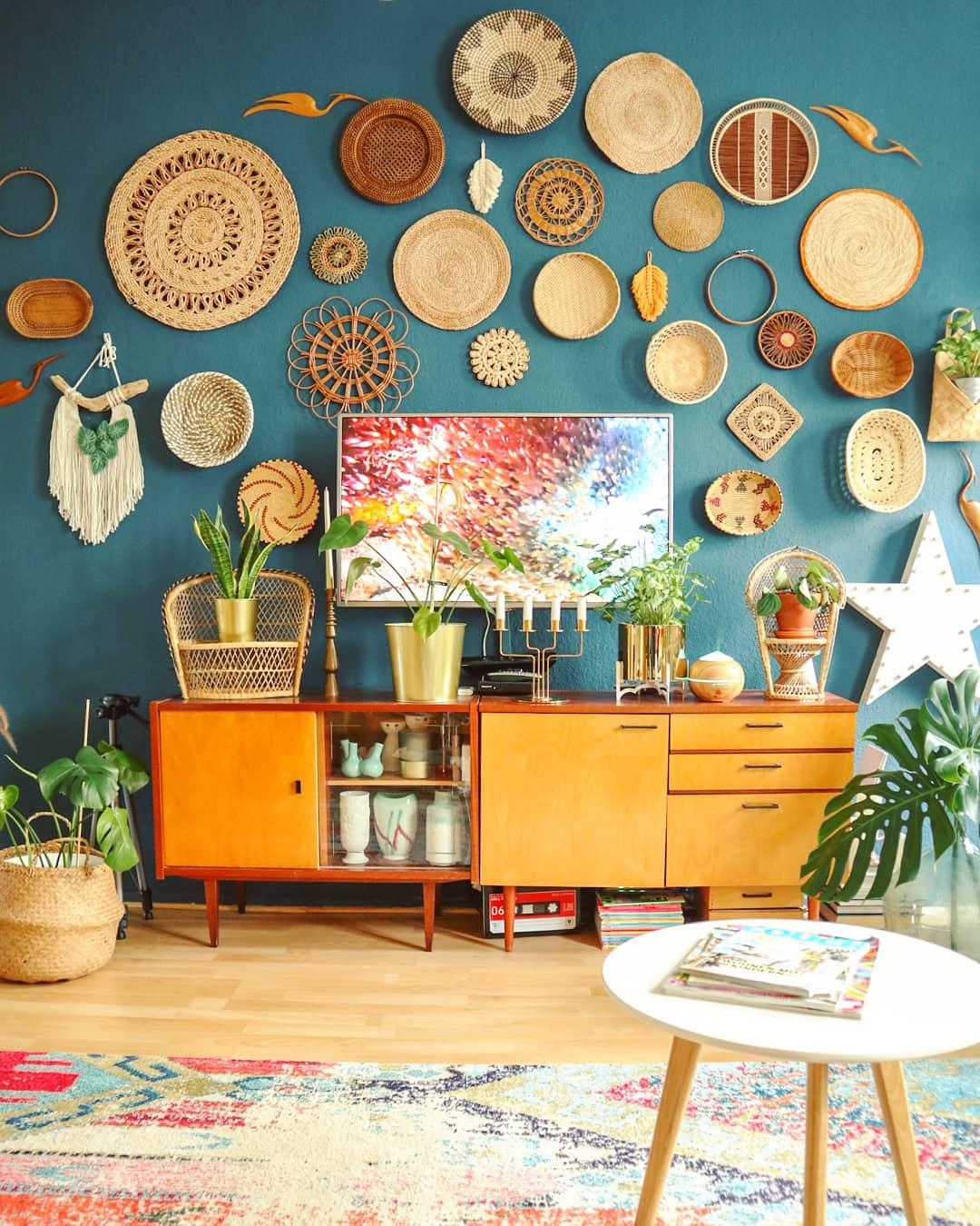 #Livingroom #wohnzimmer #Bohemian #boho #colorfulhome #vintage #retro #basketwall 