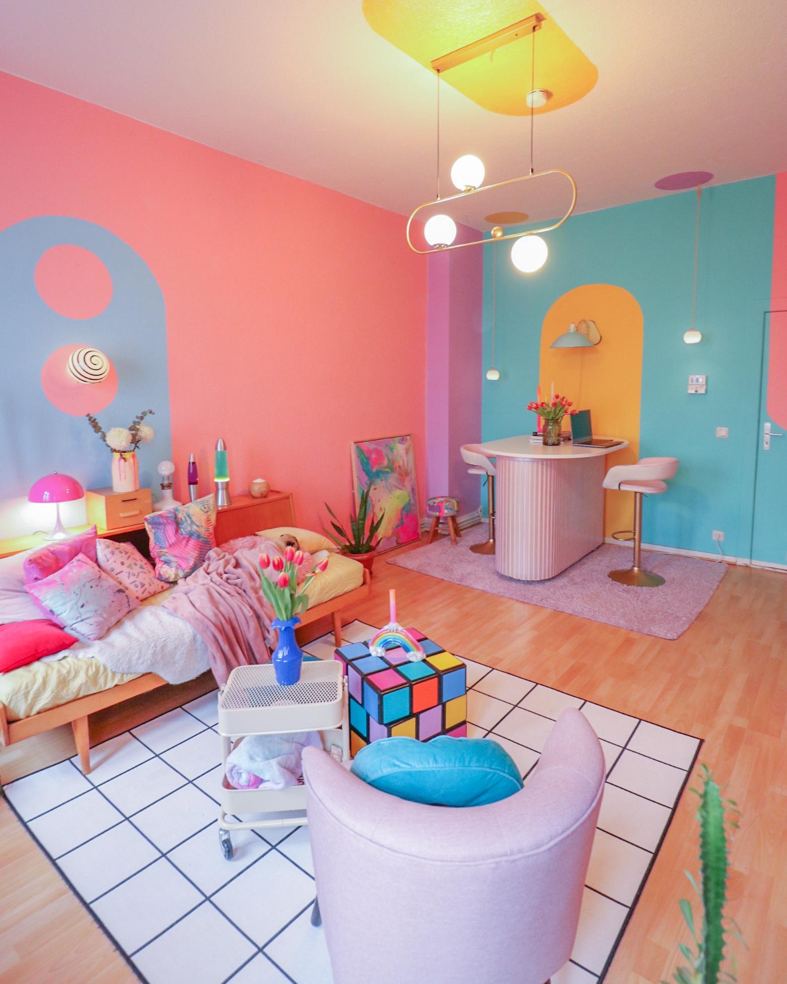 #livingroomgoals #livingroom #pinkwall #pinklover #vintagefurniture 