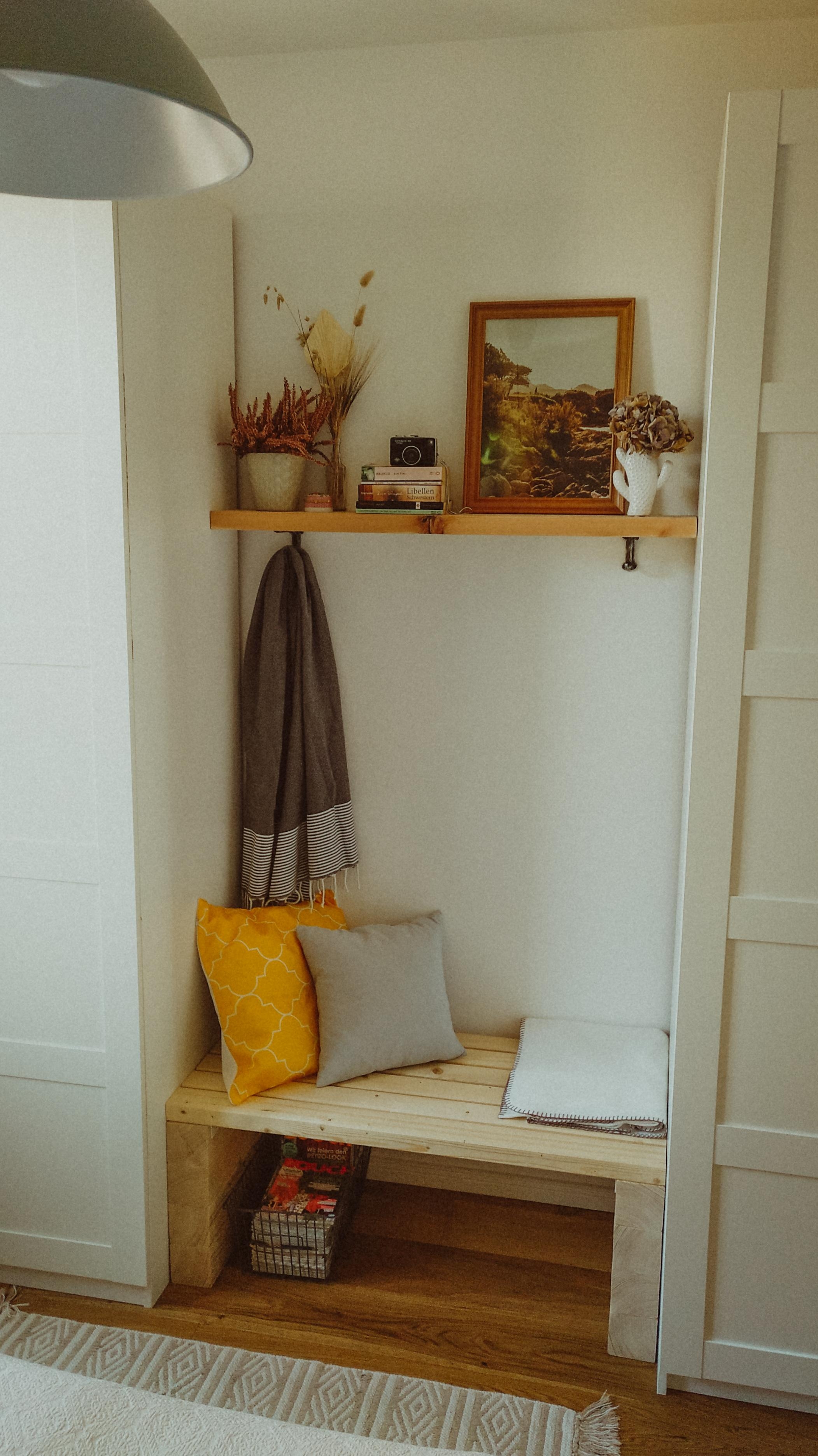 lovely new #beachy little nook in our #guestroom 🧡✨