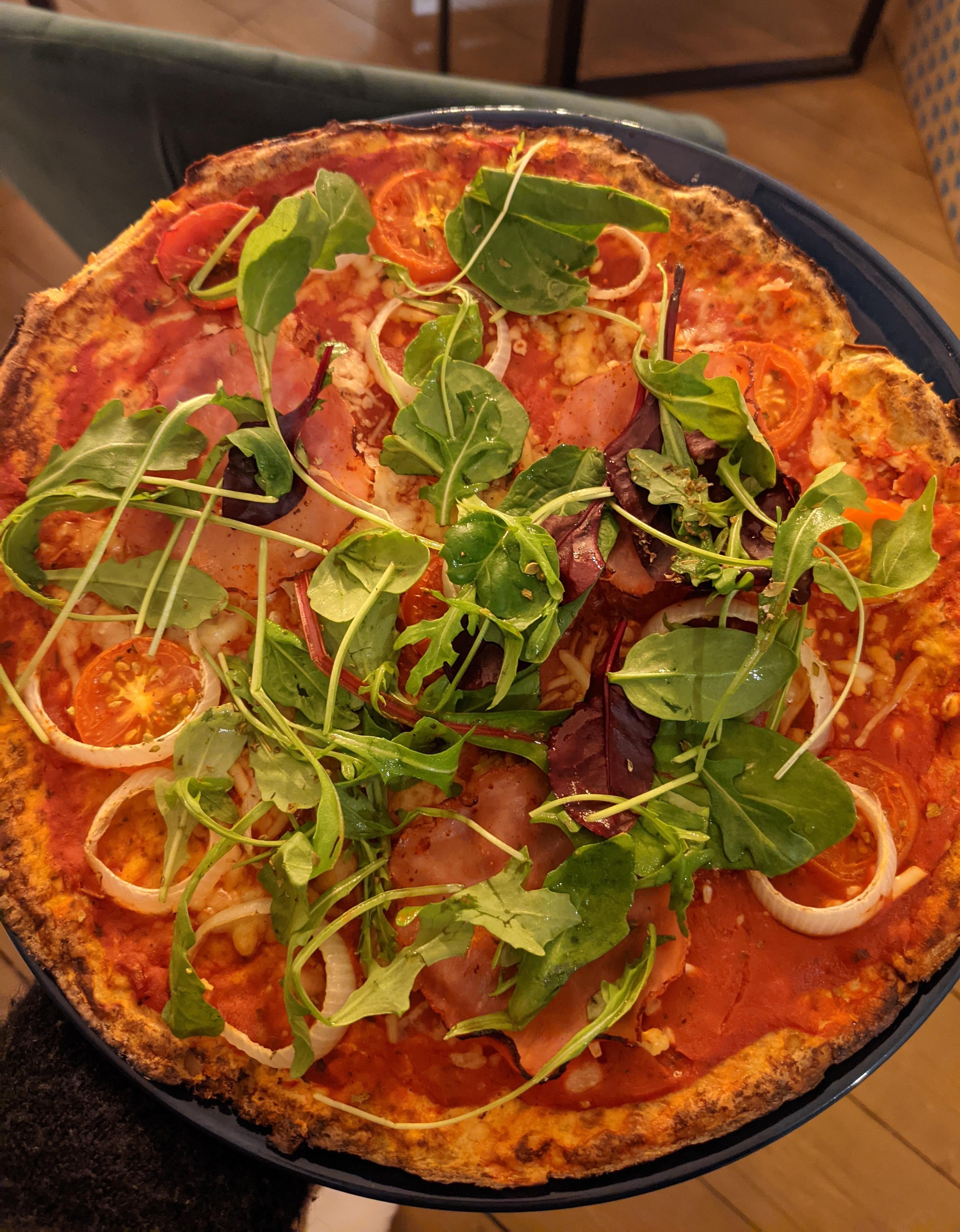 Lowcarb #Pizza aus Thunfisch Teig. Leicht und lecker.🐟

#lunchtime #foodchallenge 