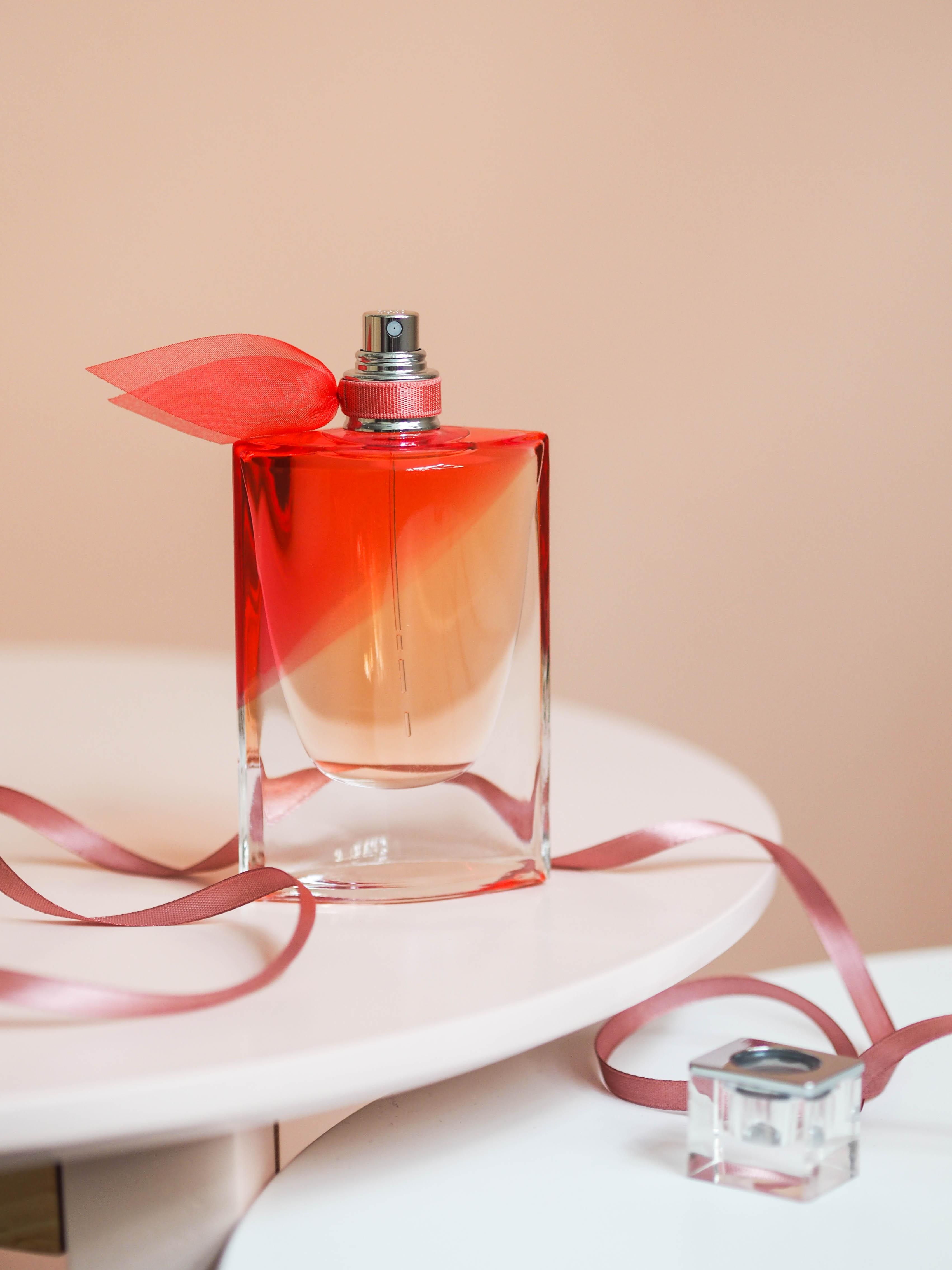 Macht das Leben noch schöner: Das blumige "La Vie est Belle En Rose“ von Lancôme #beautylieblinge #lancome #parfum