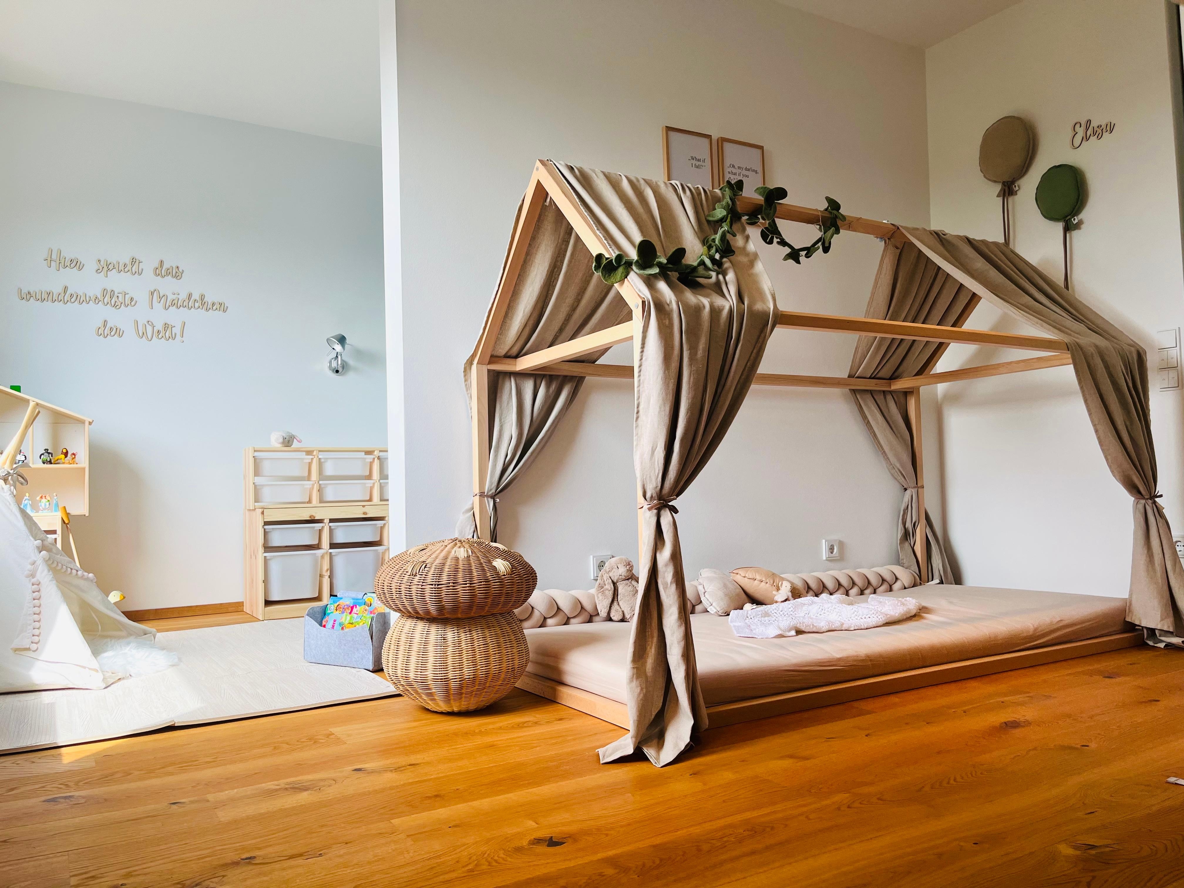 Kinderzimmer mit Hausbett, Betthimmeln & Regenbogen Deko online kaufen