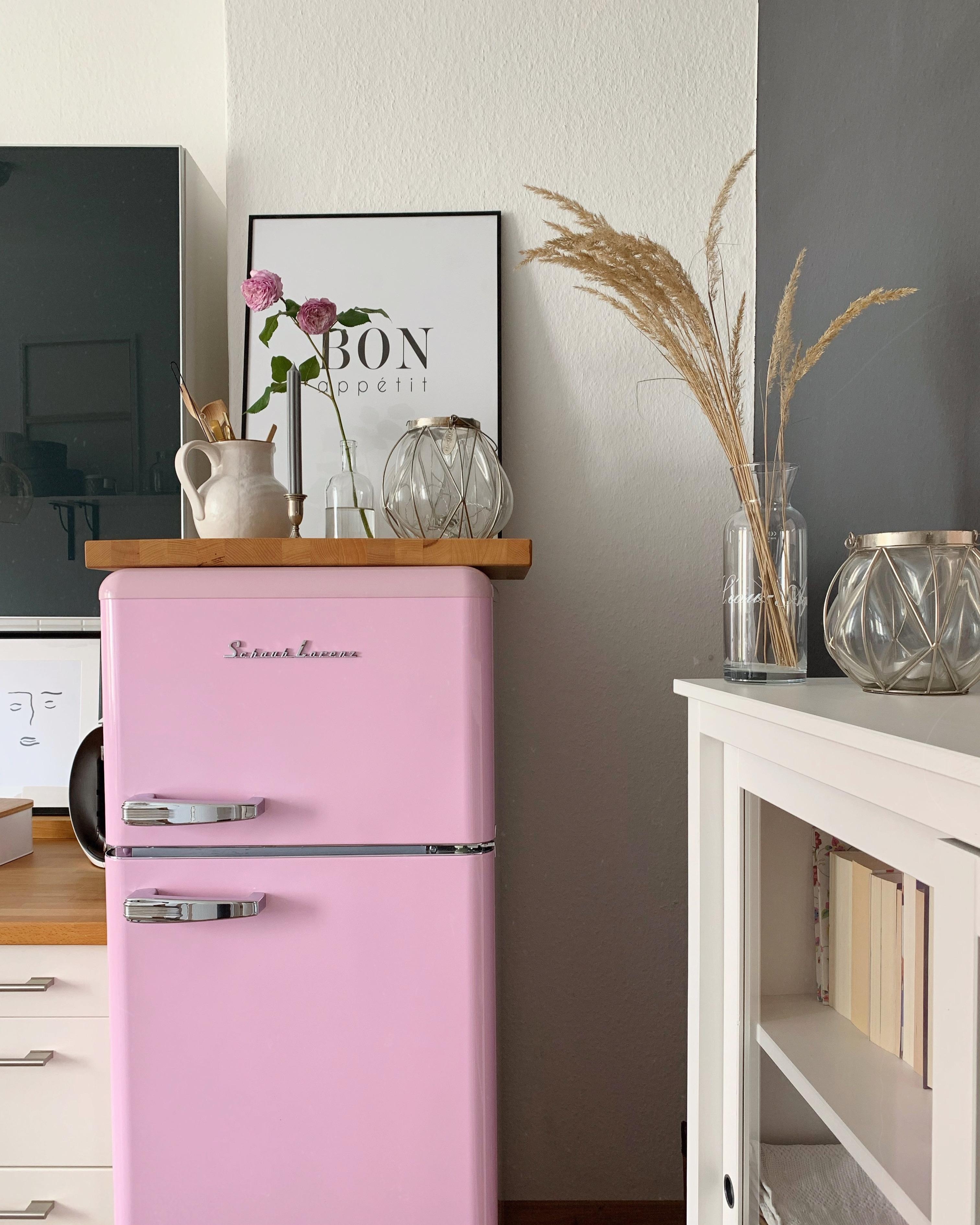 Mädels Kühlschrank 🌸💕
#pink #fridgegoals #kitcheninspo #dekoliebe #interiordecor #homeinspo #küchentraum #kitchencorner