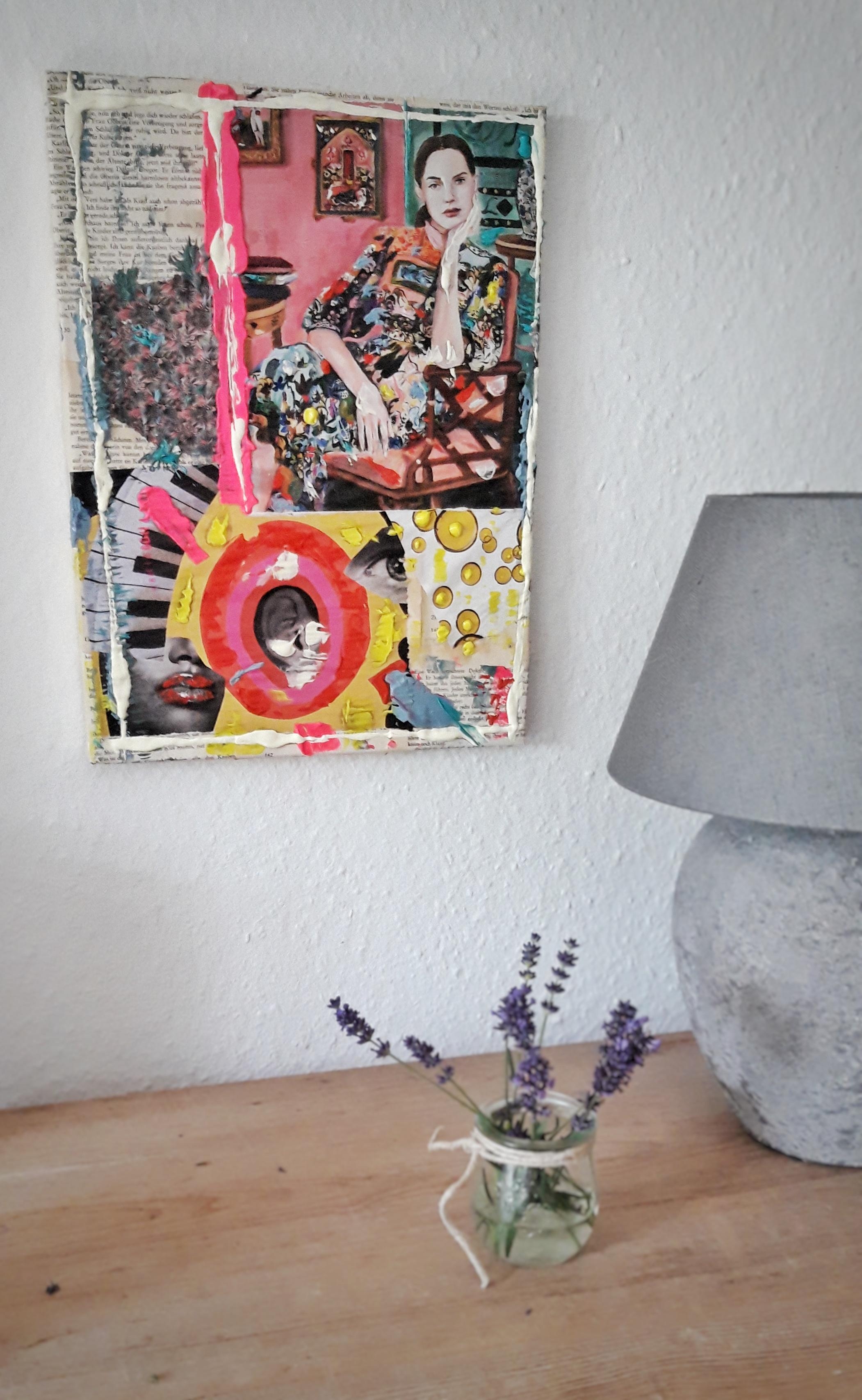 Magazin-, Buchschnipsel, Acrylfarben und ein altes Bild, ergeben ein Kunstwerk. #artwork #homedecor #diyidea