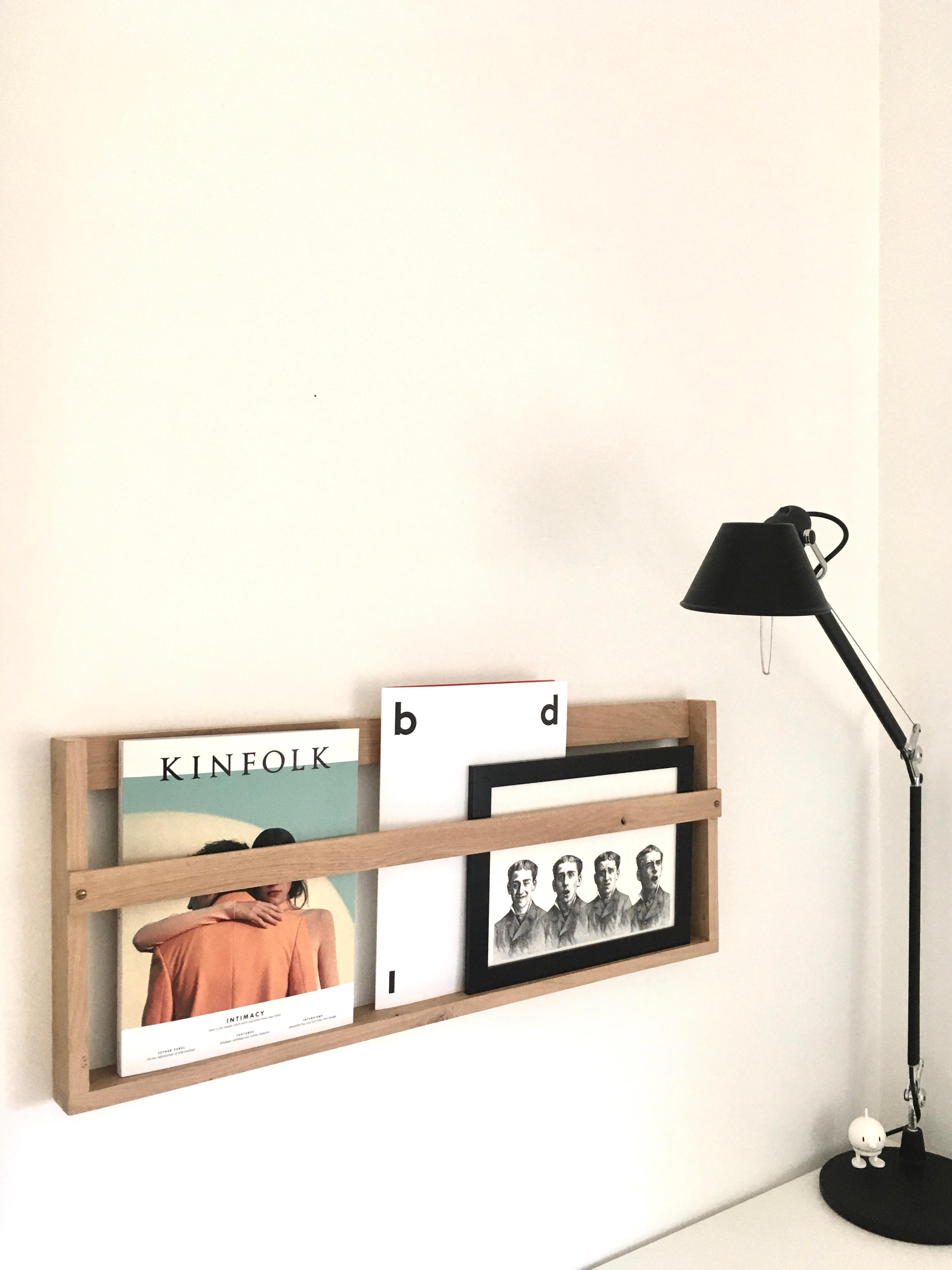 magazine shelf ❤️
#desk #homeoffice #tolomeo #artemide #diy 