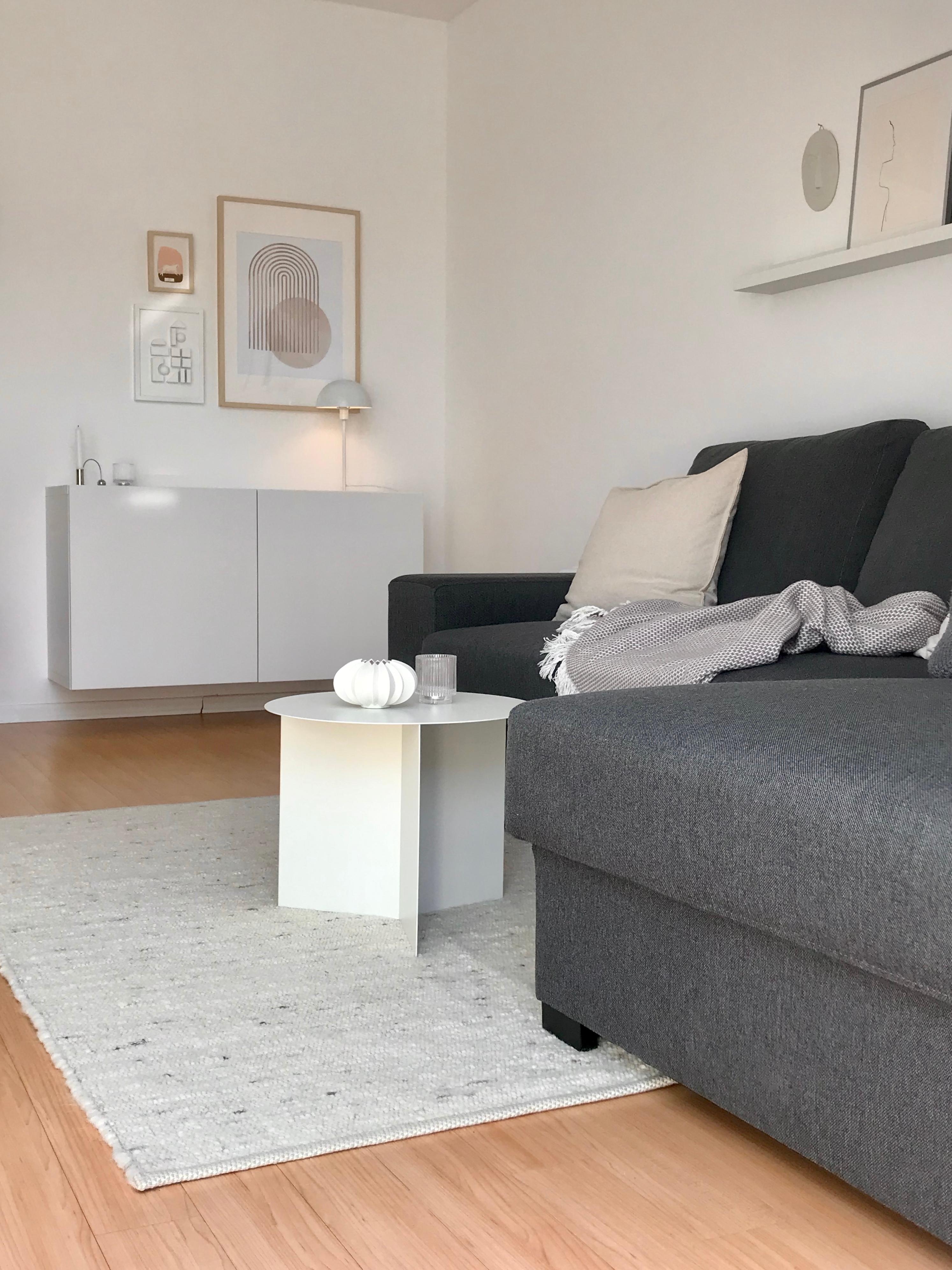 Mal eine andere Perspektive #wohnzimmer #couchtisch #minimalistisch #hygge 